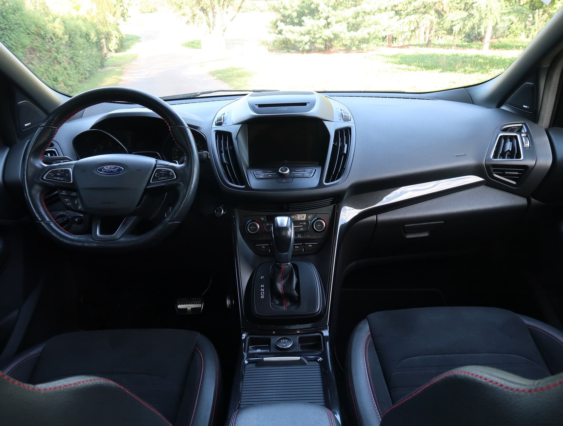 FORD Kuga 2.0 TDCi ST Line FPS 4WD PowerShift-image-10