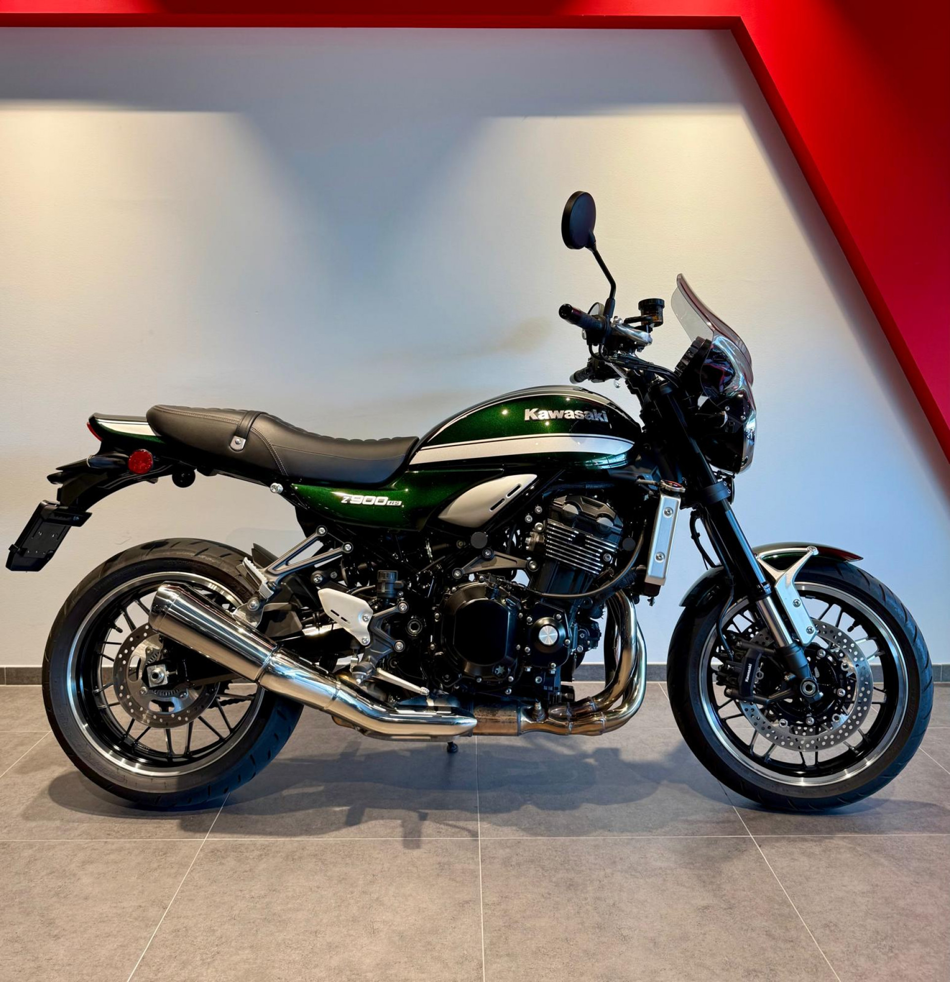 KAWASAKI Z 900 RS-image-1