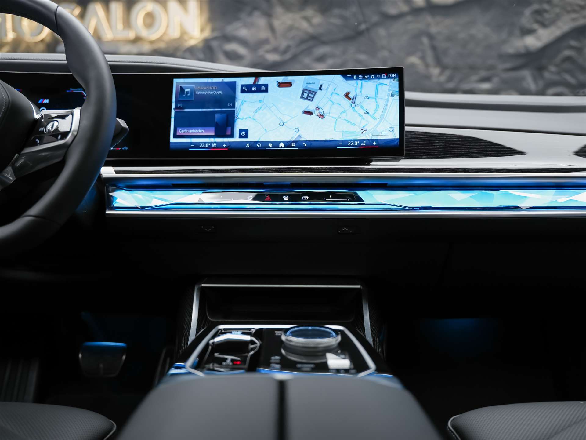 BMW 740d xDrive M Sport Steptronic *Werksgarantie*Standheizung*Panorama*Theater Screen*-image-23