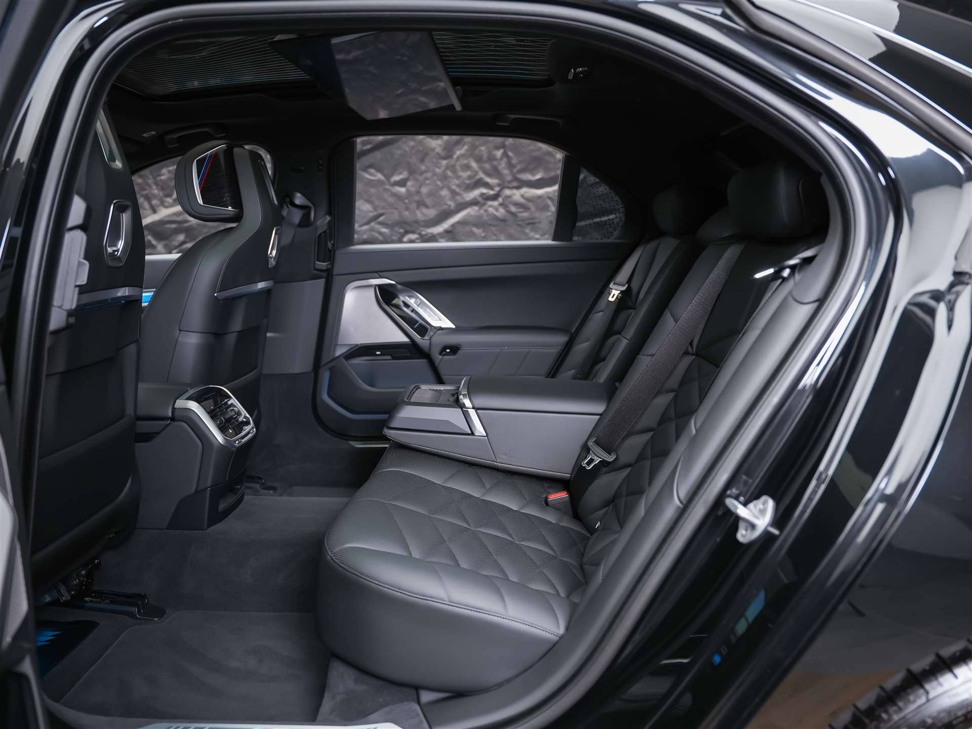 BMW 740d xDrive M Sport Steptronic *Werksgarantie*Standheizung*Panorama*Theater Screen*-image-15