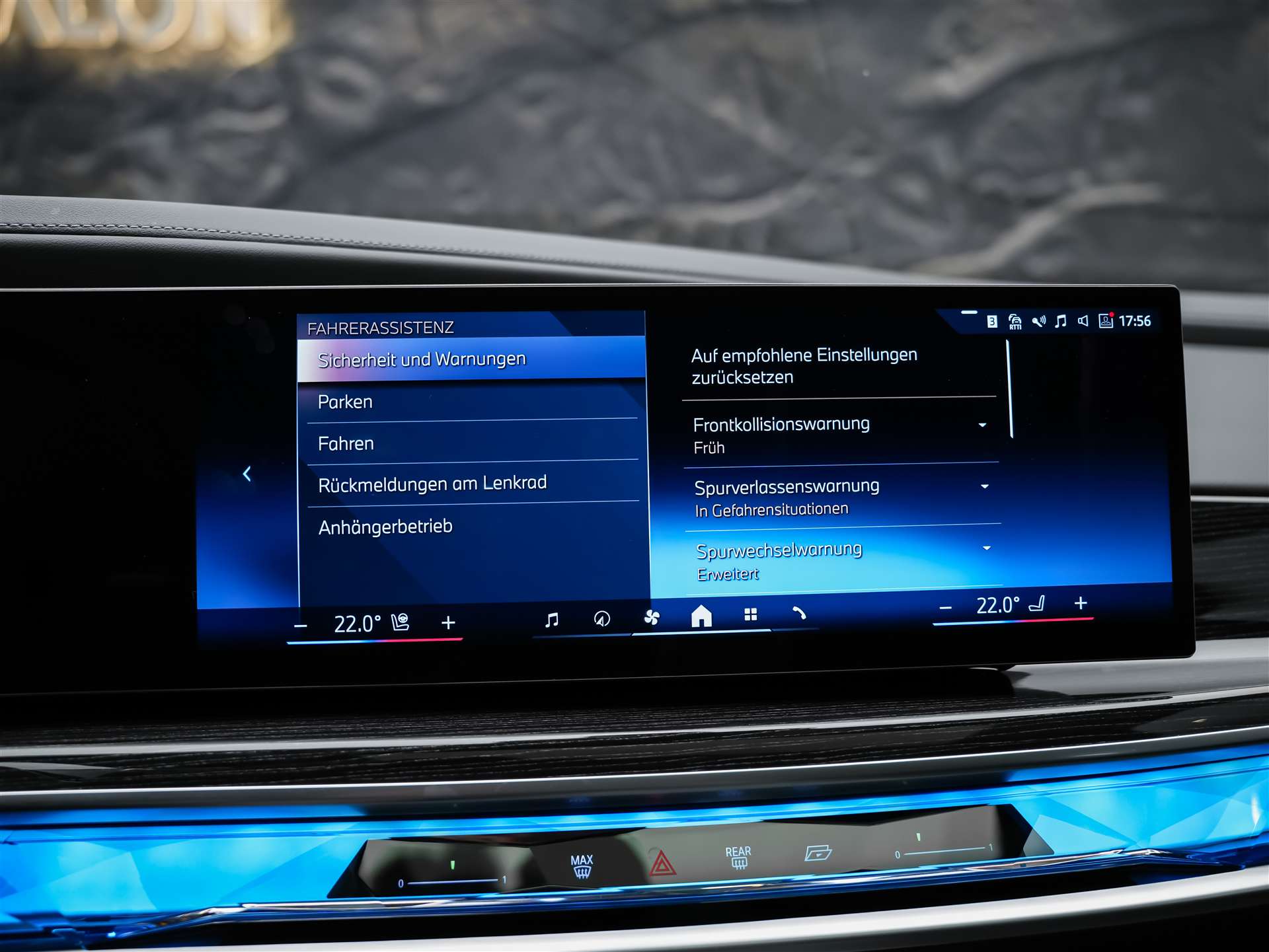 BMW 740d xDrive M Sport Steptronic *Werksgarantie*Standheizung*Panorama*Theater Screen*-image-42