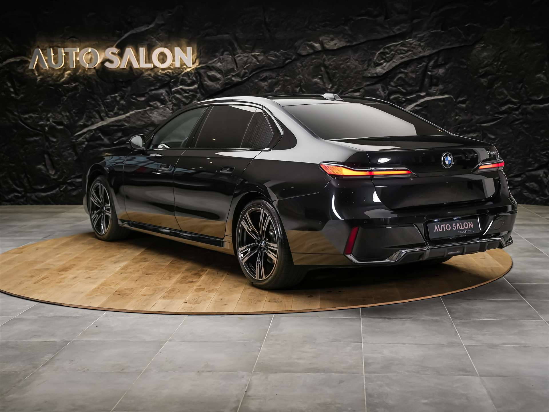 BMW 740d xDrive M Sport Steptronic *Werksgarantie*Standheizung*Panorama*Theater Screen*-showroom-element-3