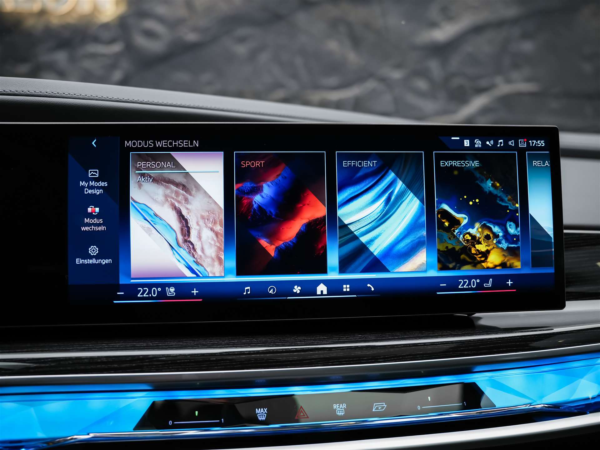 BMW 740d xDrive M Sport Steptronic *Werksgarantie*Standheizung*Panorama*Theater Screen*-image-38