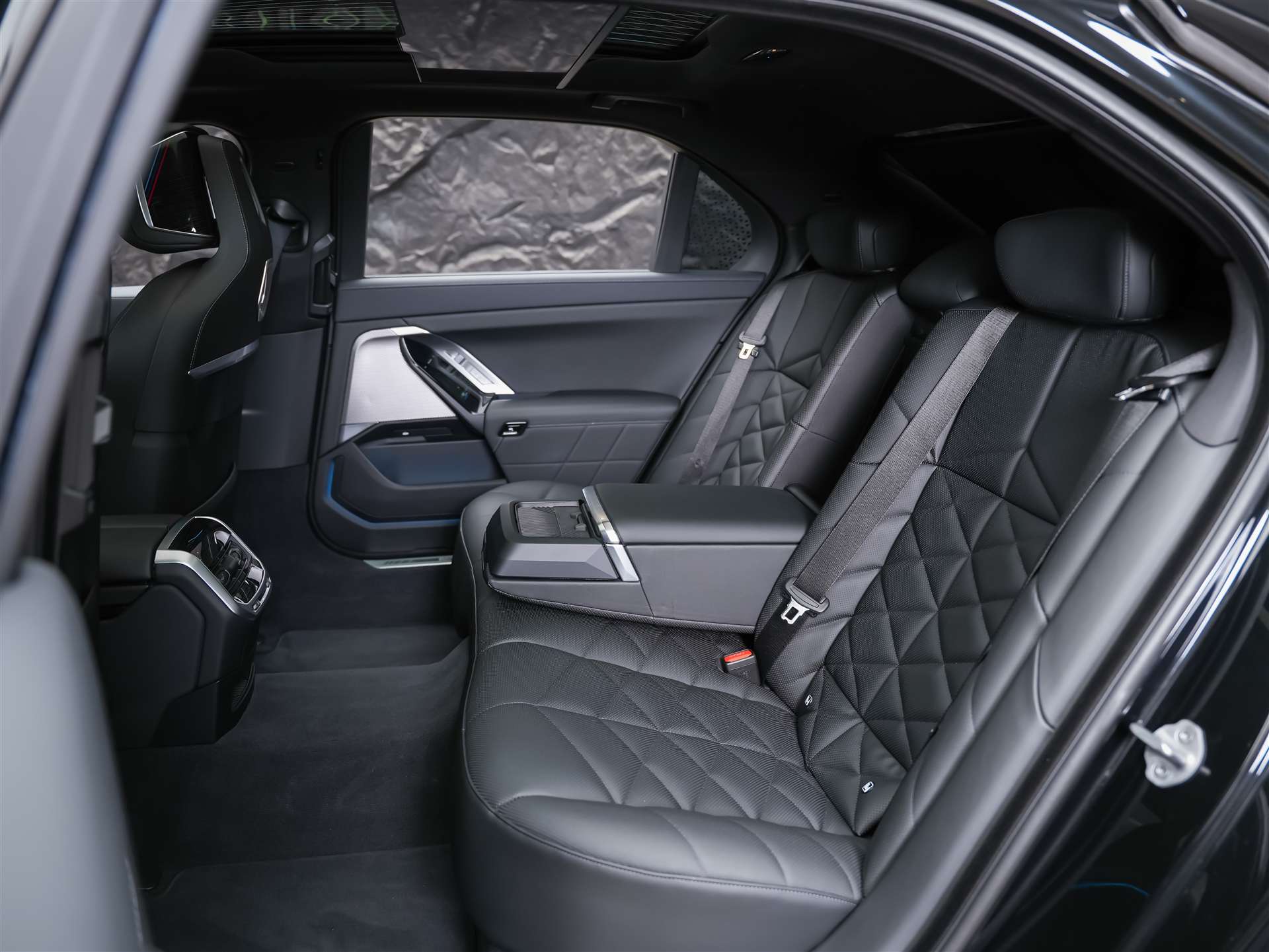 BMW 740d xDrive M Sport Steptronic *Werksgarantie*Standheizung*Panorama*Theater Screen*-image-16
