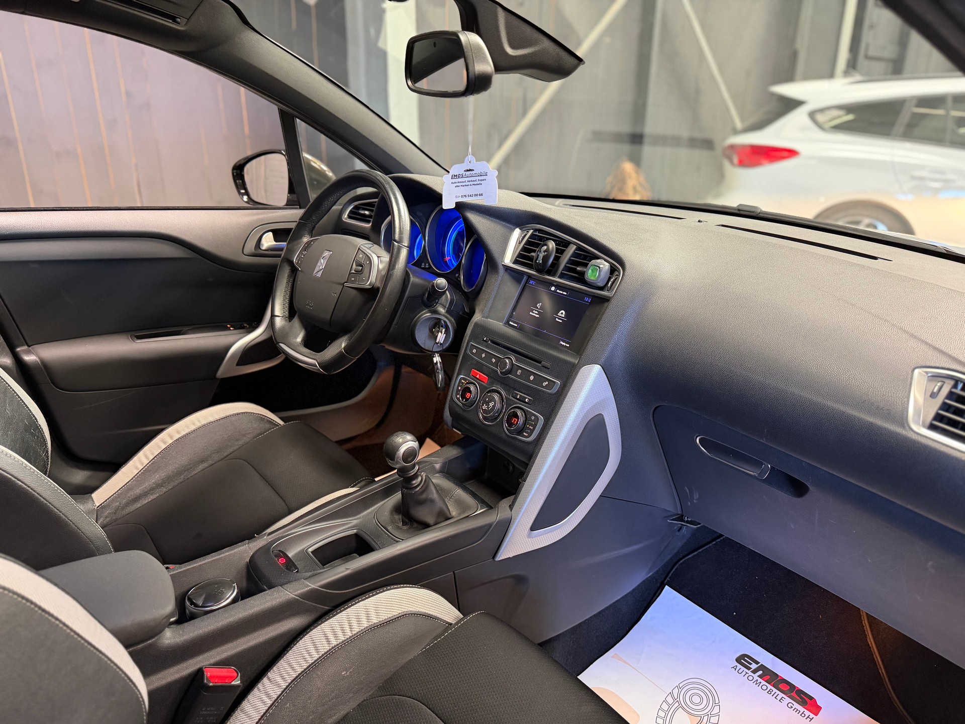 CITROEN DS4 1.6 BlueHDi Shine-image-8