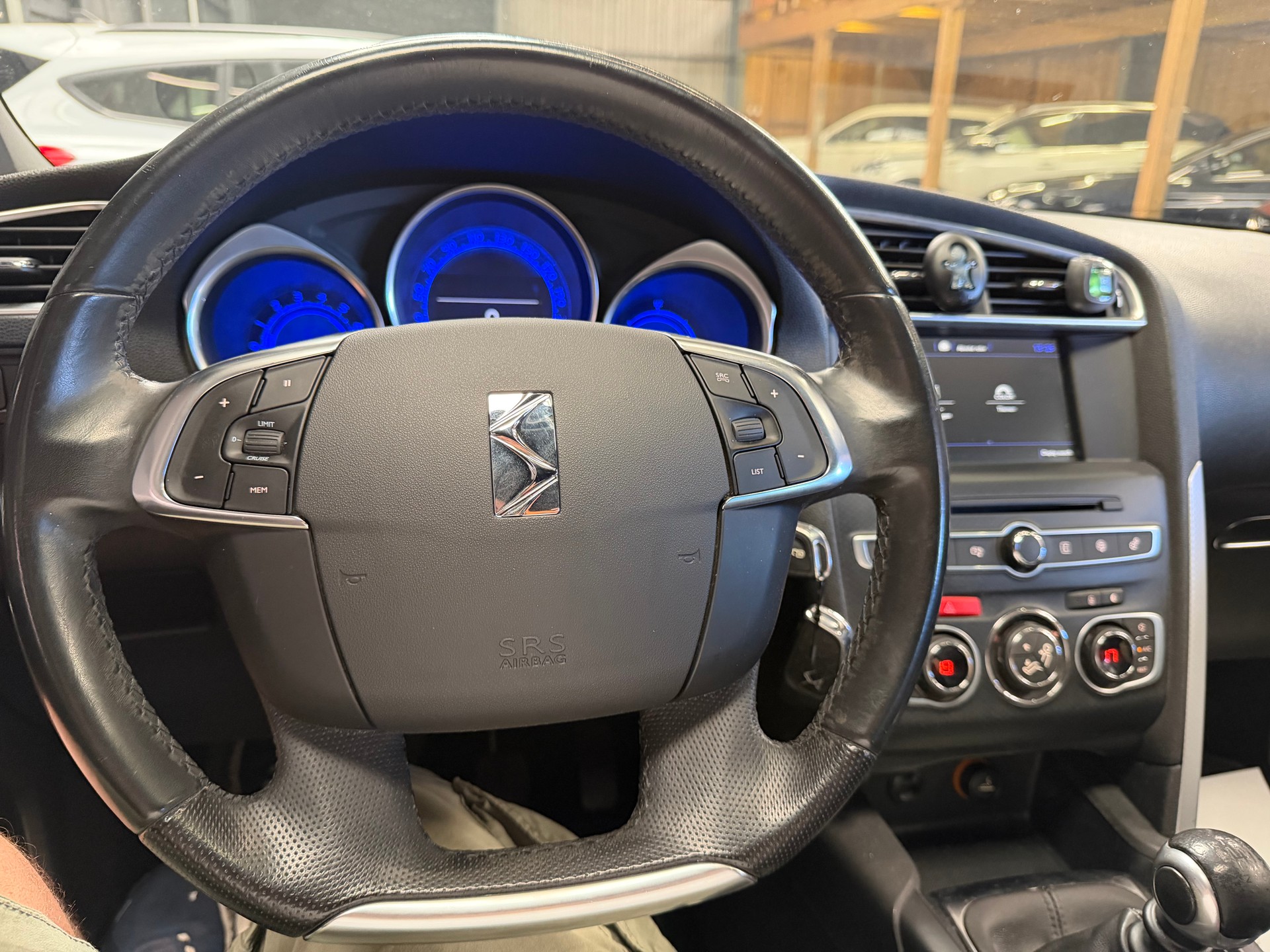 CITROEN DS4 1.6 BlueHDi Shine-image-10