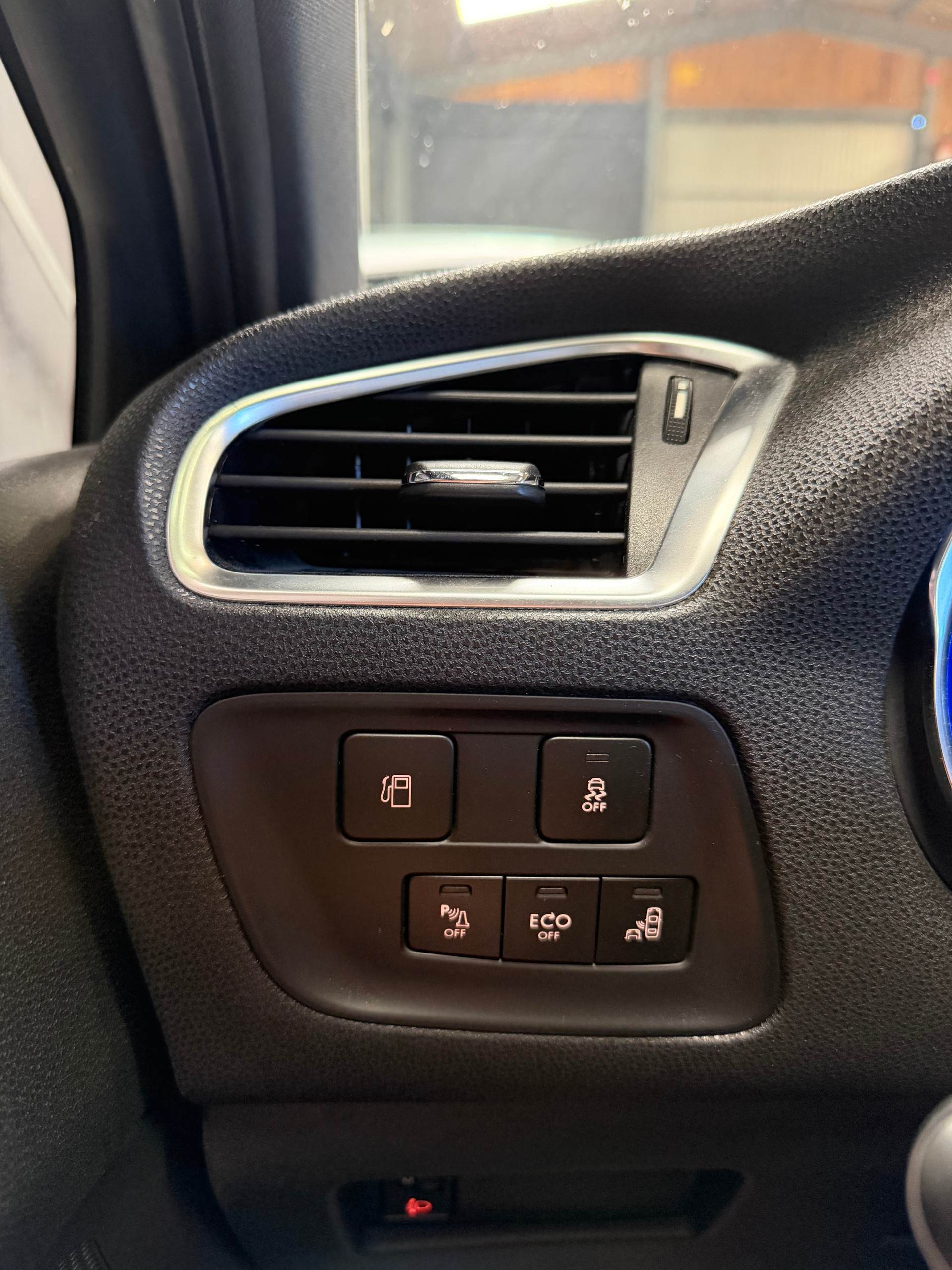 CITROEN DS4 1.6 BlueHDi Shine-image-12