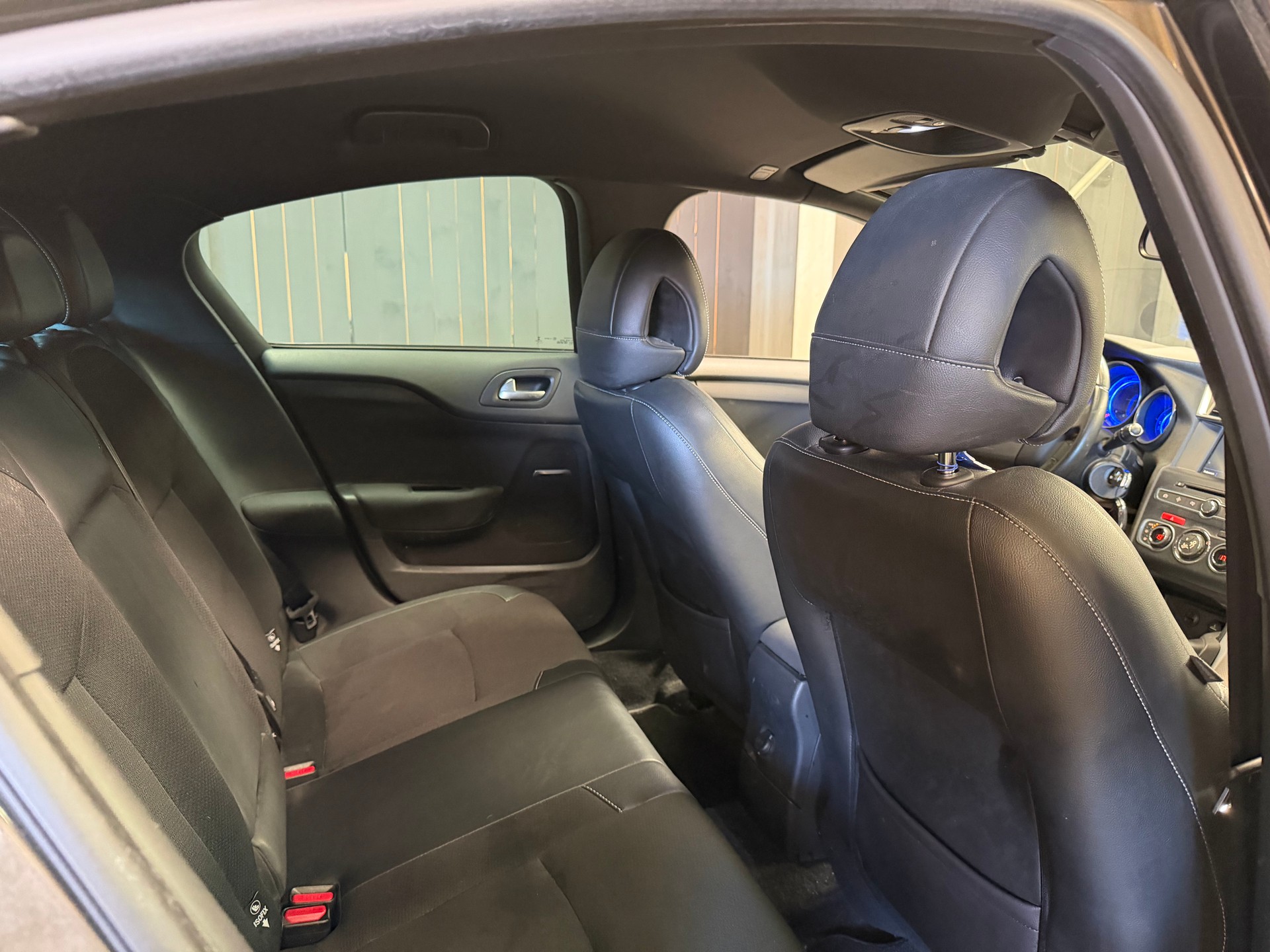 CITROEN DS4 1.6 BlueHDi Shine-image-9