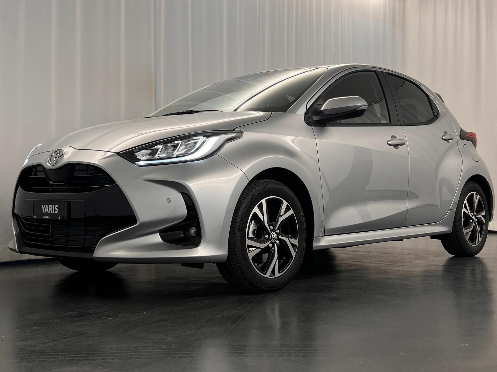 TOYOTA Yaris 1.5 VVT-i HSD Trend-showroom-element-1