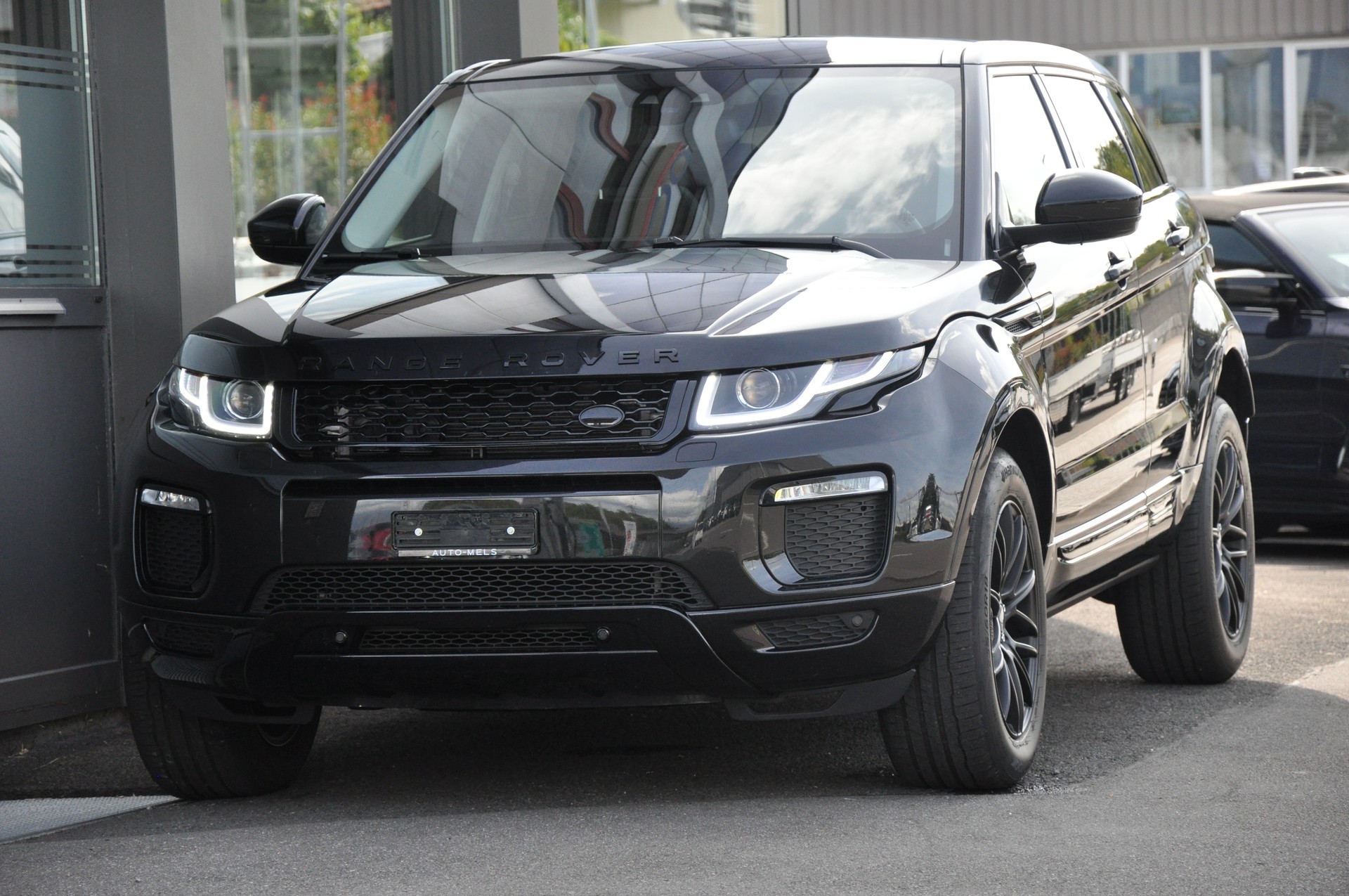 LAND ROVER Range Rover Evoque 2.0 Si4 SE Dynamic AT9-showroom-element-3