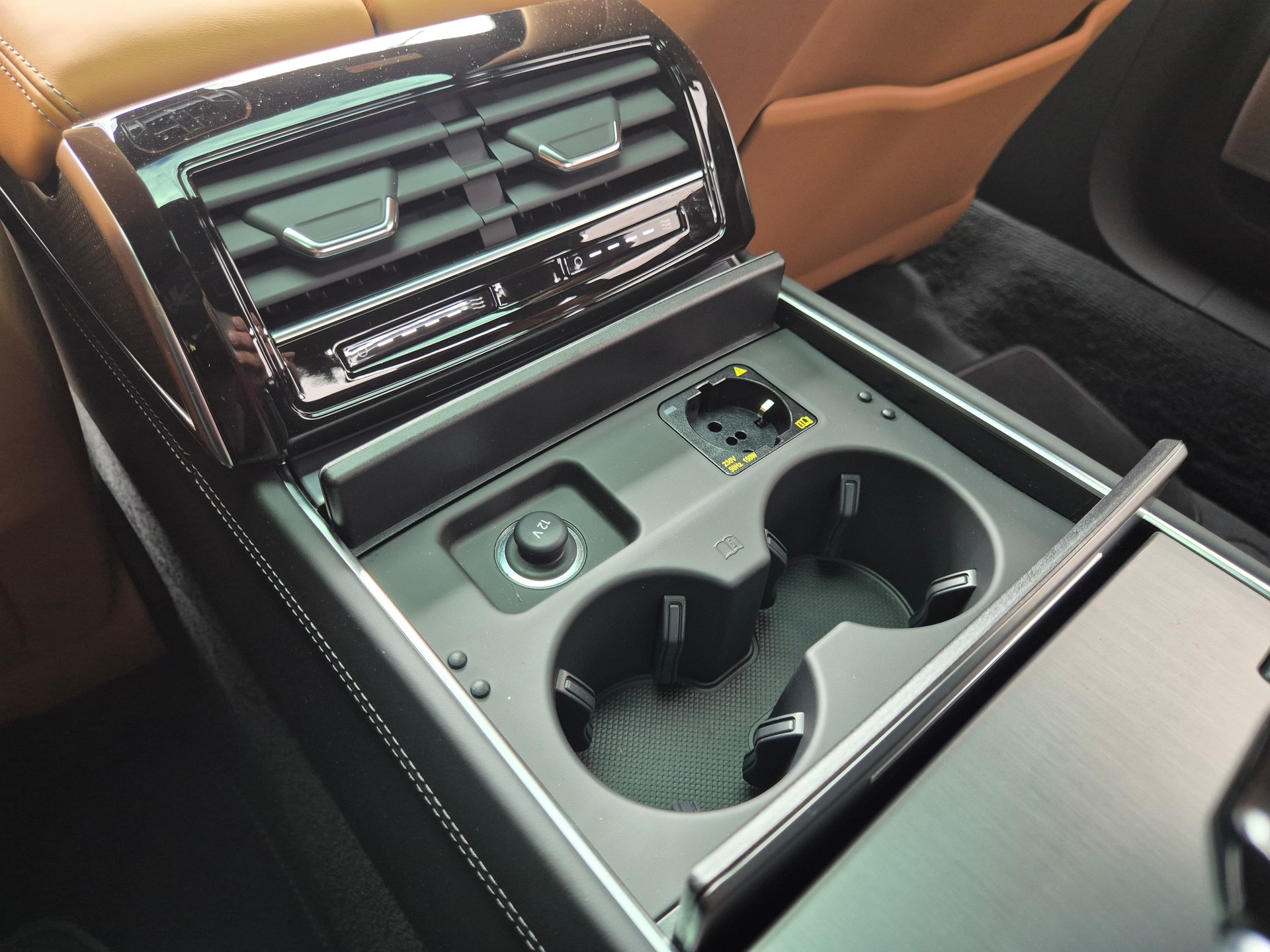 AUDI A8 60 L TFSI e quattro tiptronic-image-18