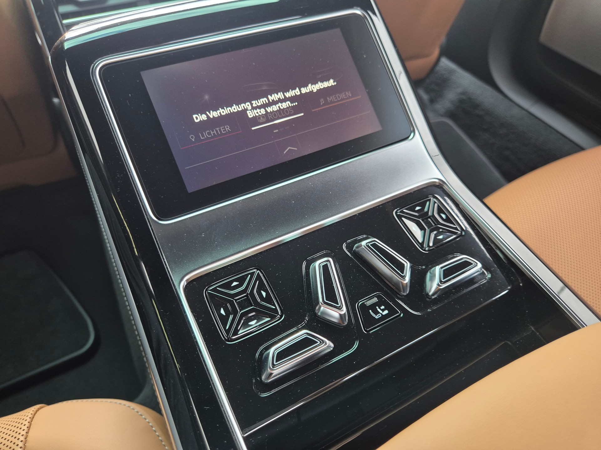 AUDI A8 60 L TFSI e quattro tiptronic-image-19