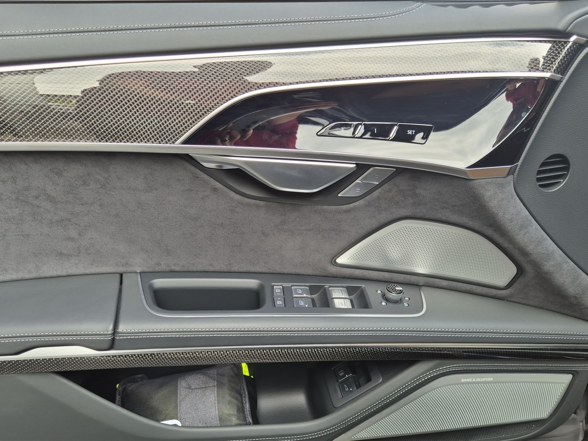AUDI A8 60 L TFSI e quattro tiptronic-image-14
