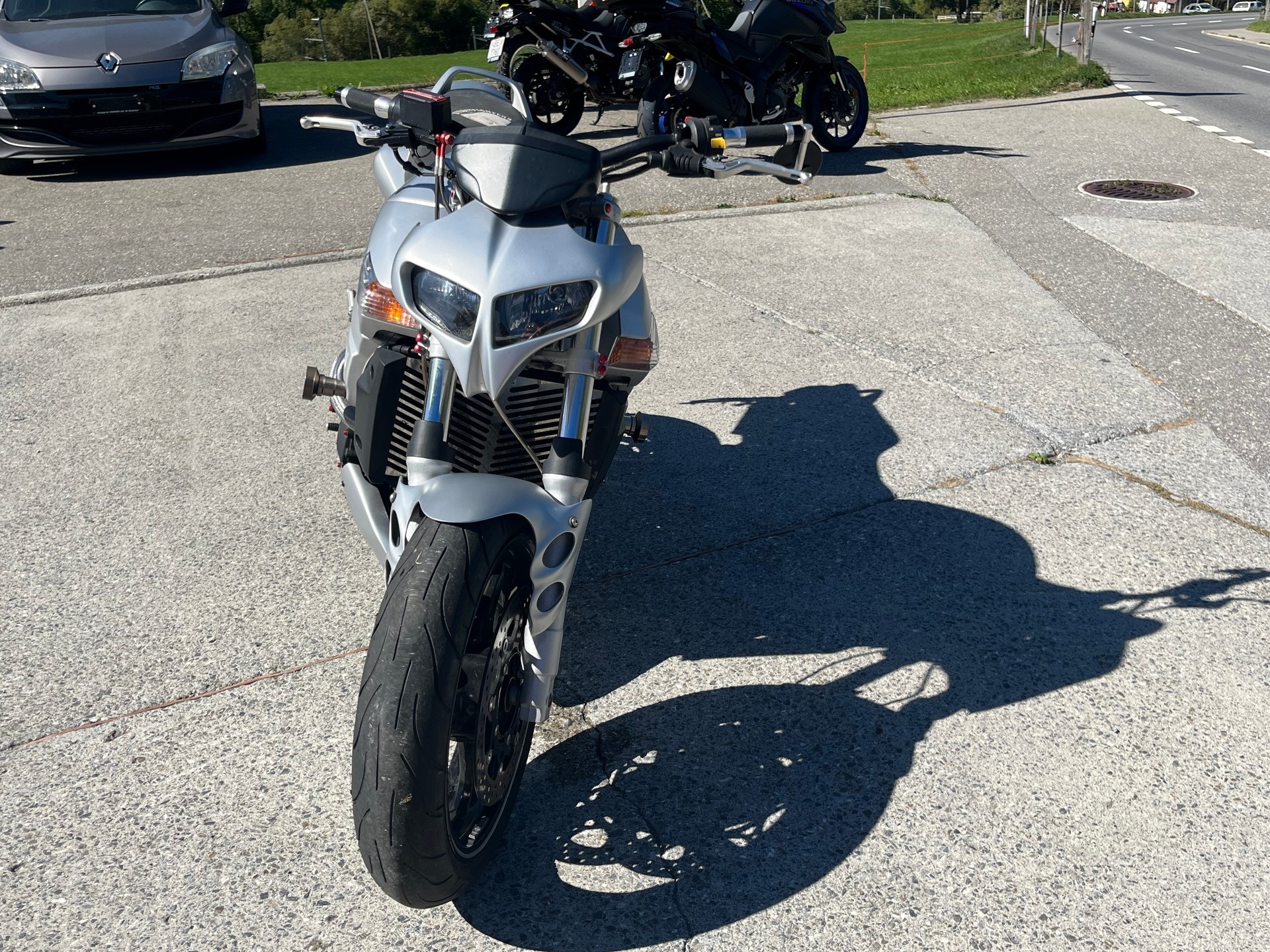 SUZUKI GSR 600 K6-image-2