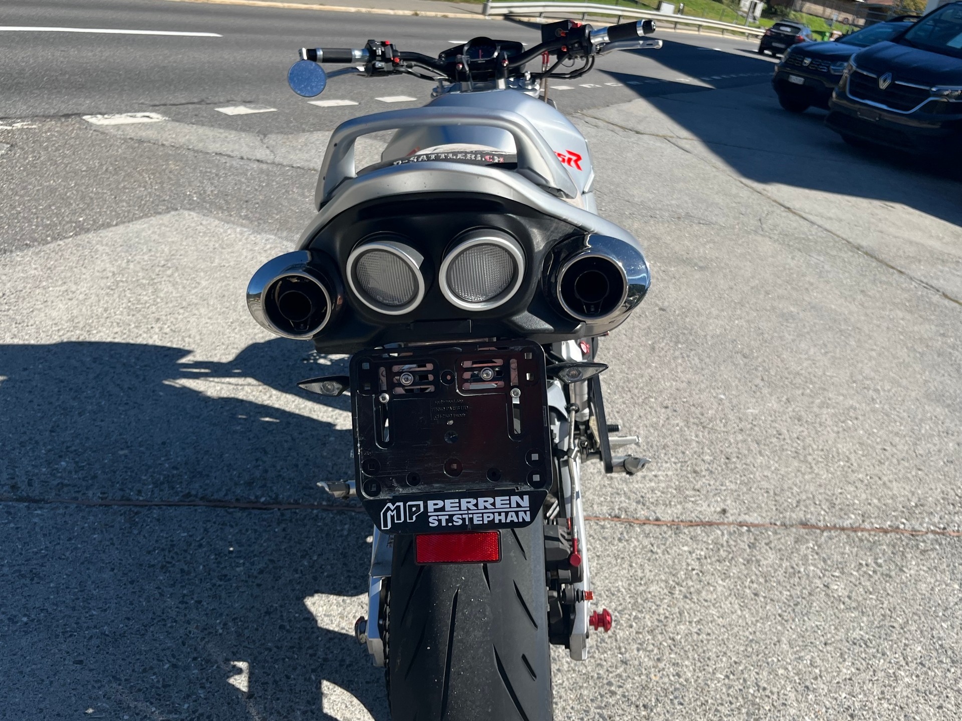 SUZUKI GSR 600 K6-image-4