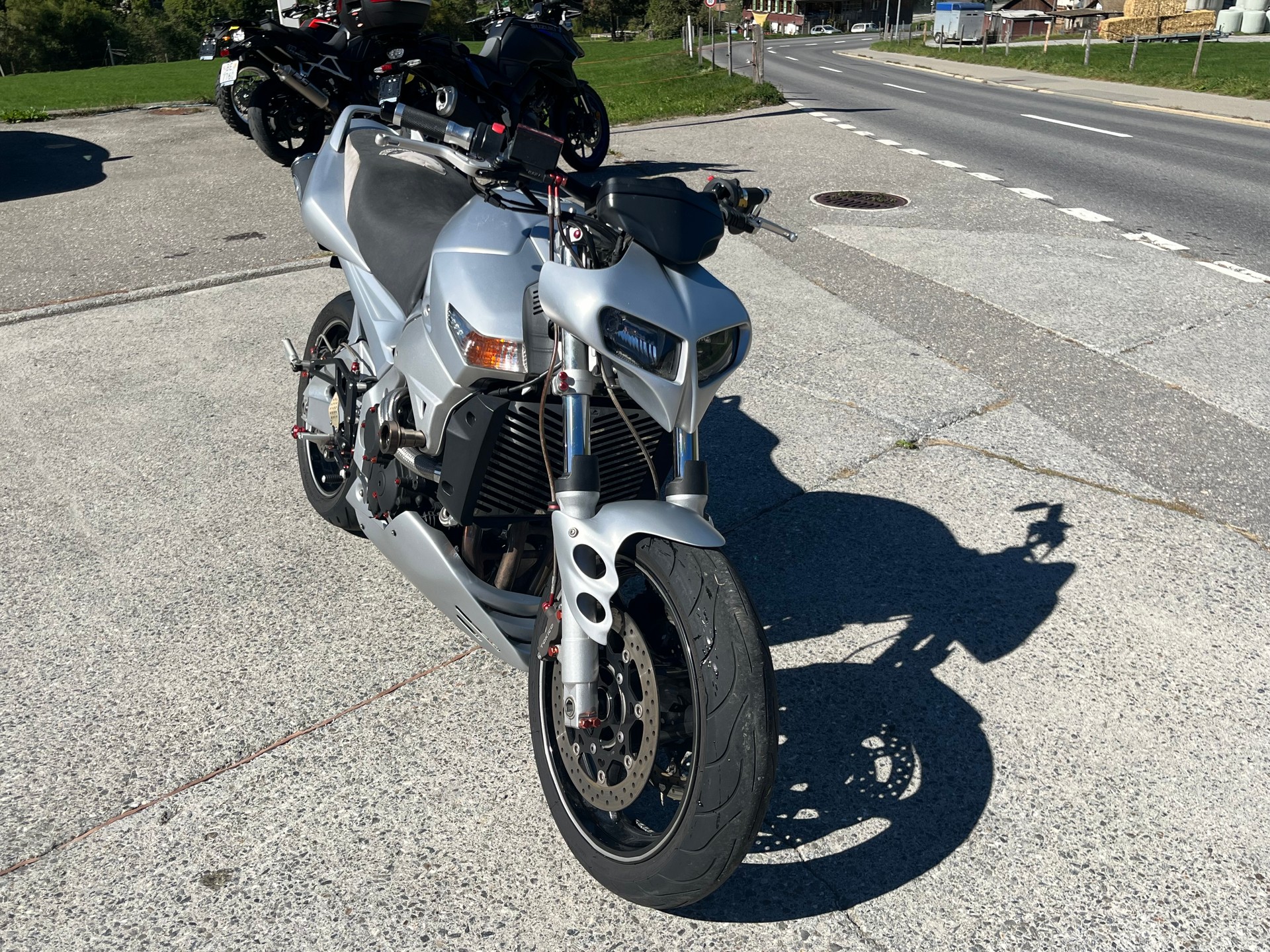 SUZUKI GSR 600 K6-image-1
