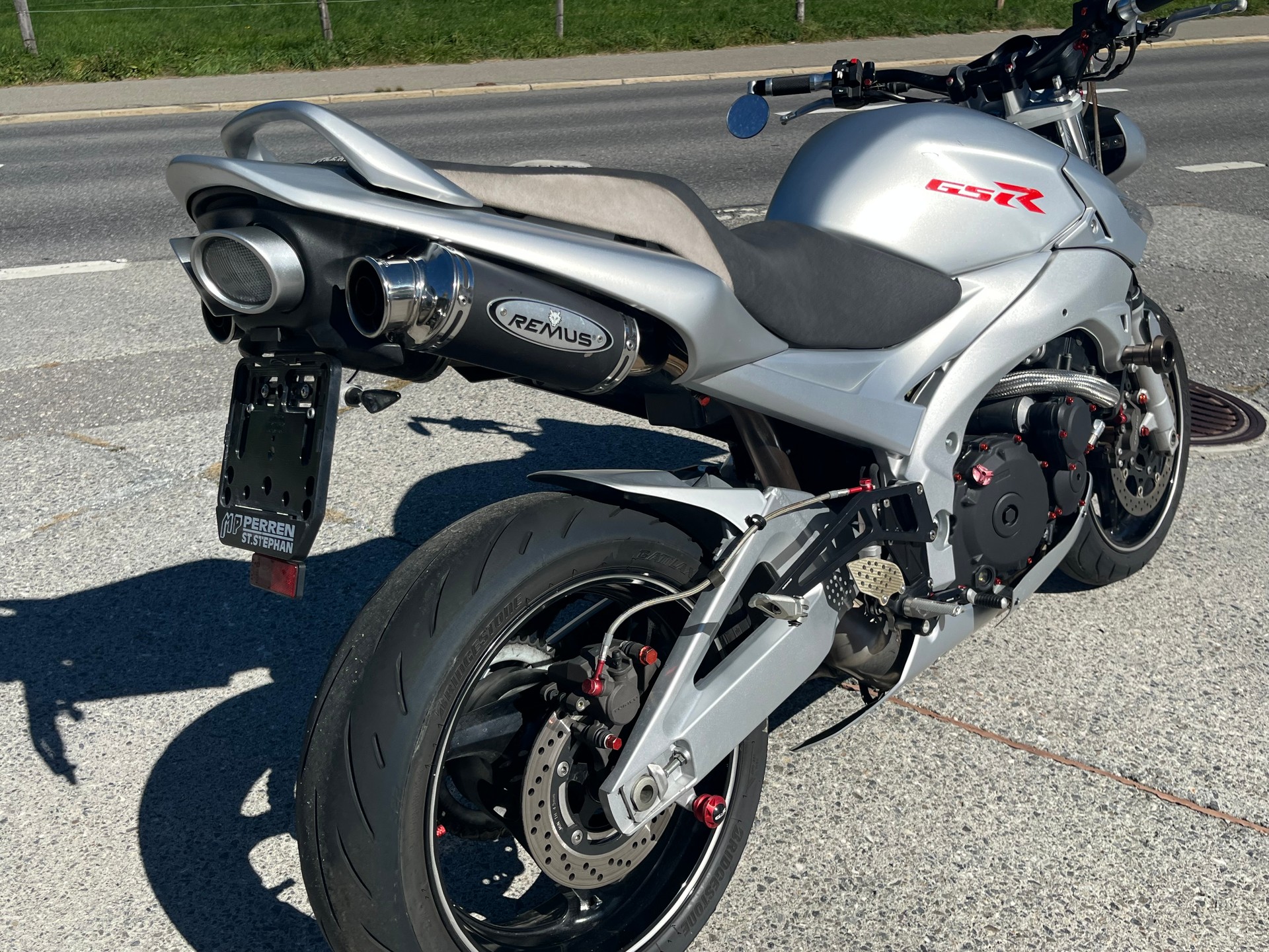 SUZUKI GSR 600 K6-image-3
