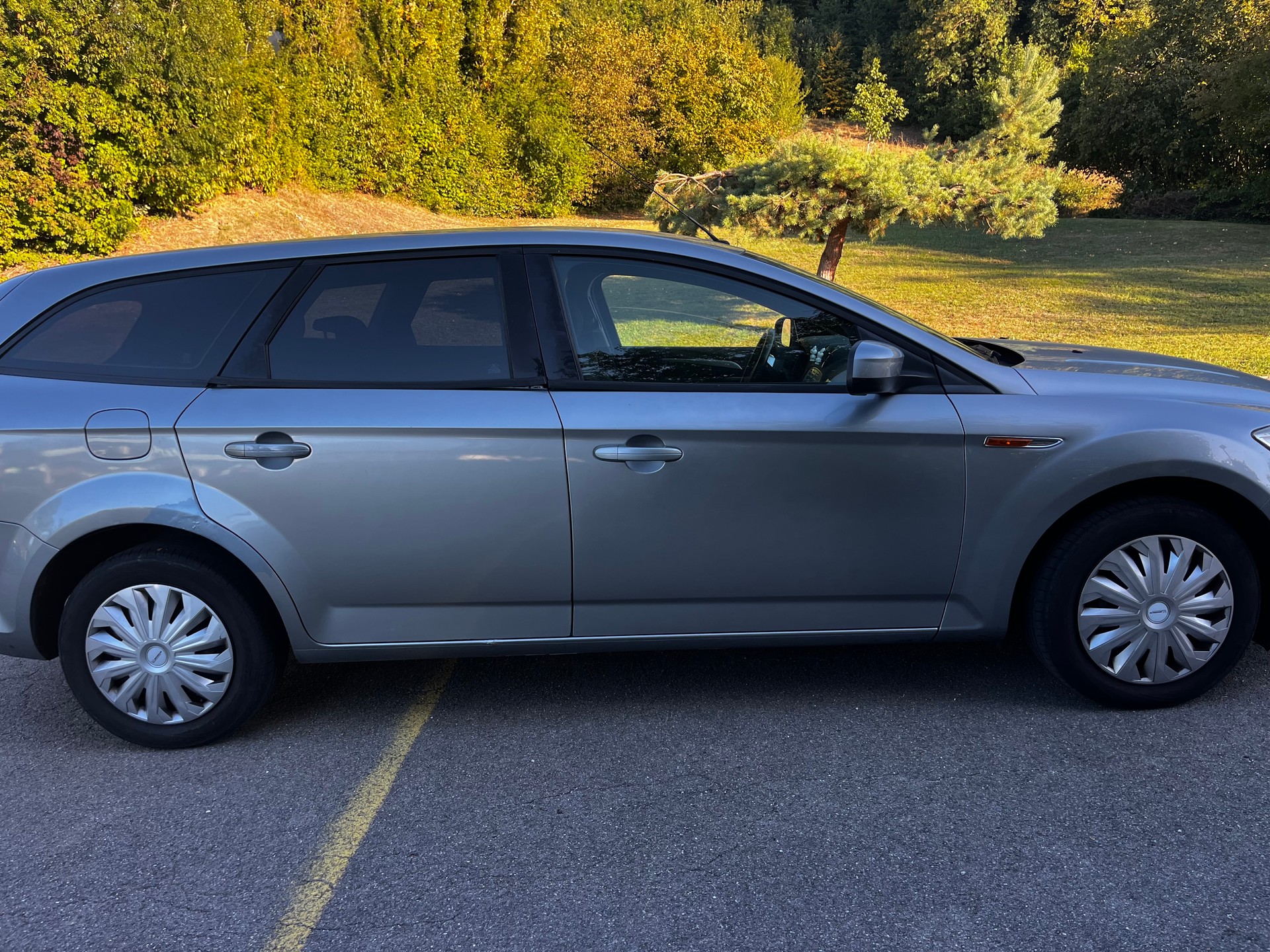 FORD Mondeo 2.0i 16V Carving-image-12