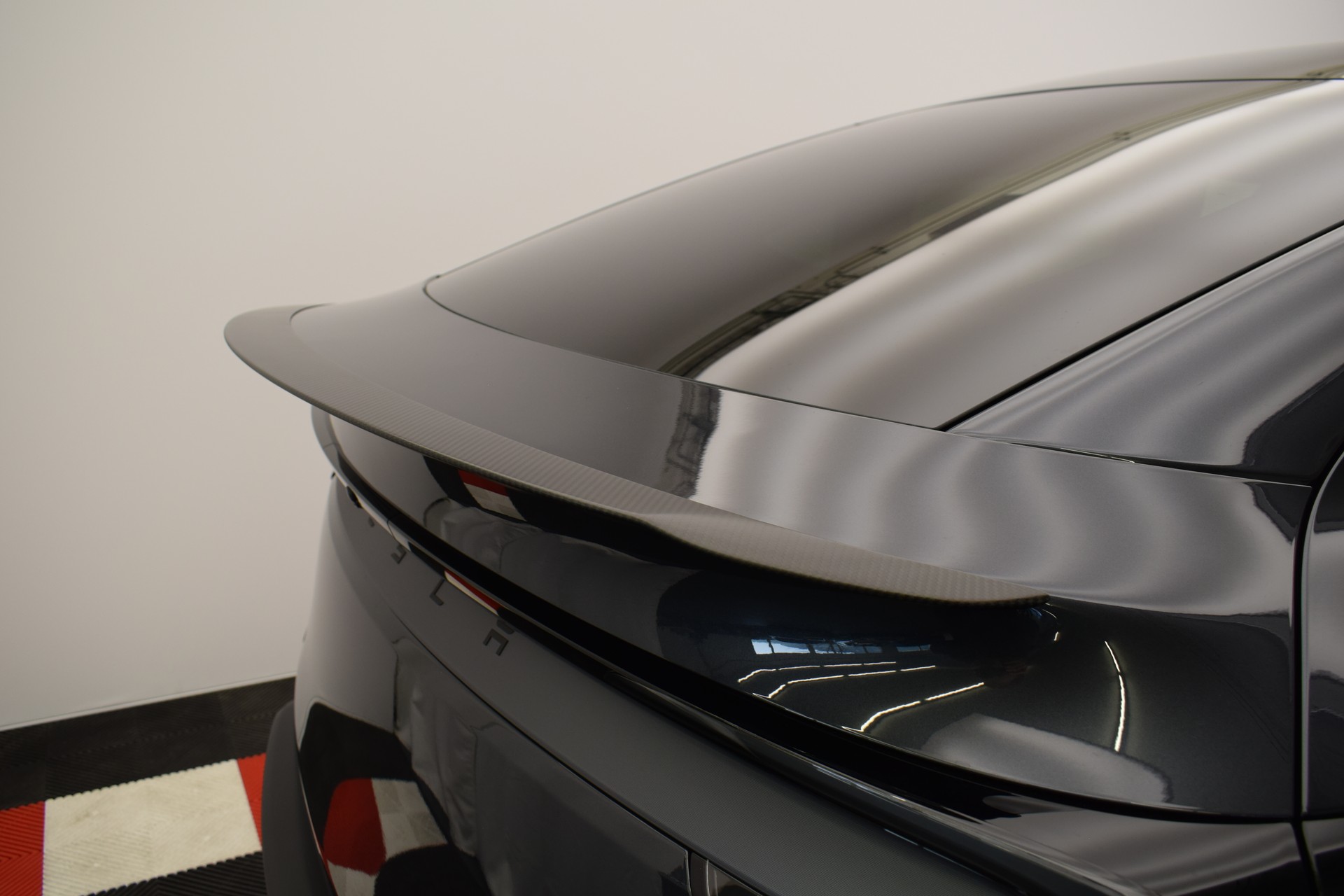 TESLA Model Y Performance AWD 626PS, AHK, CH Typenschein "stealth grey"-image-13