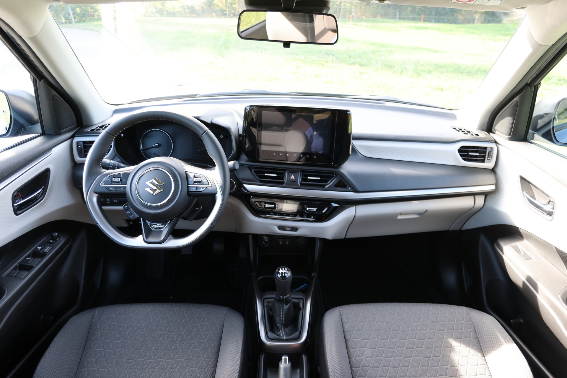 SUZUKI Swift 1.2 Piz Sulai Hybrid Top 4x4-showroom-element-3