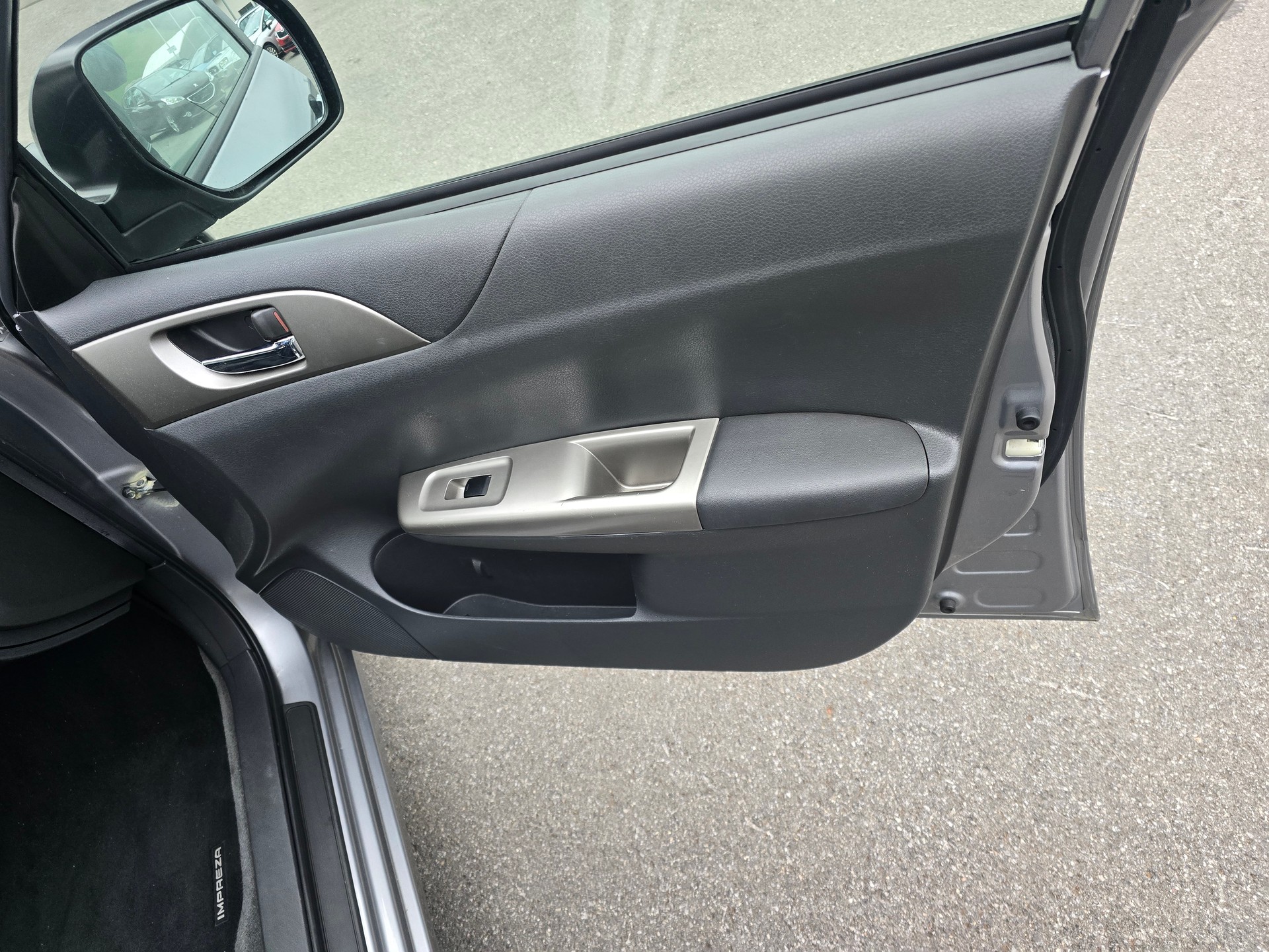 SUBARU Impreza 1.5R Swiss Automatic-image-13