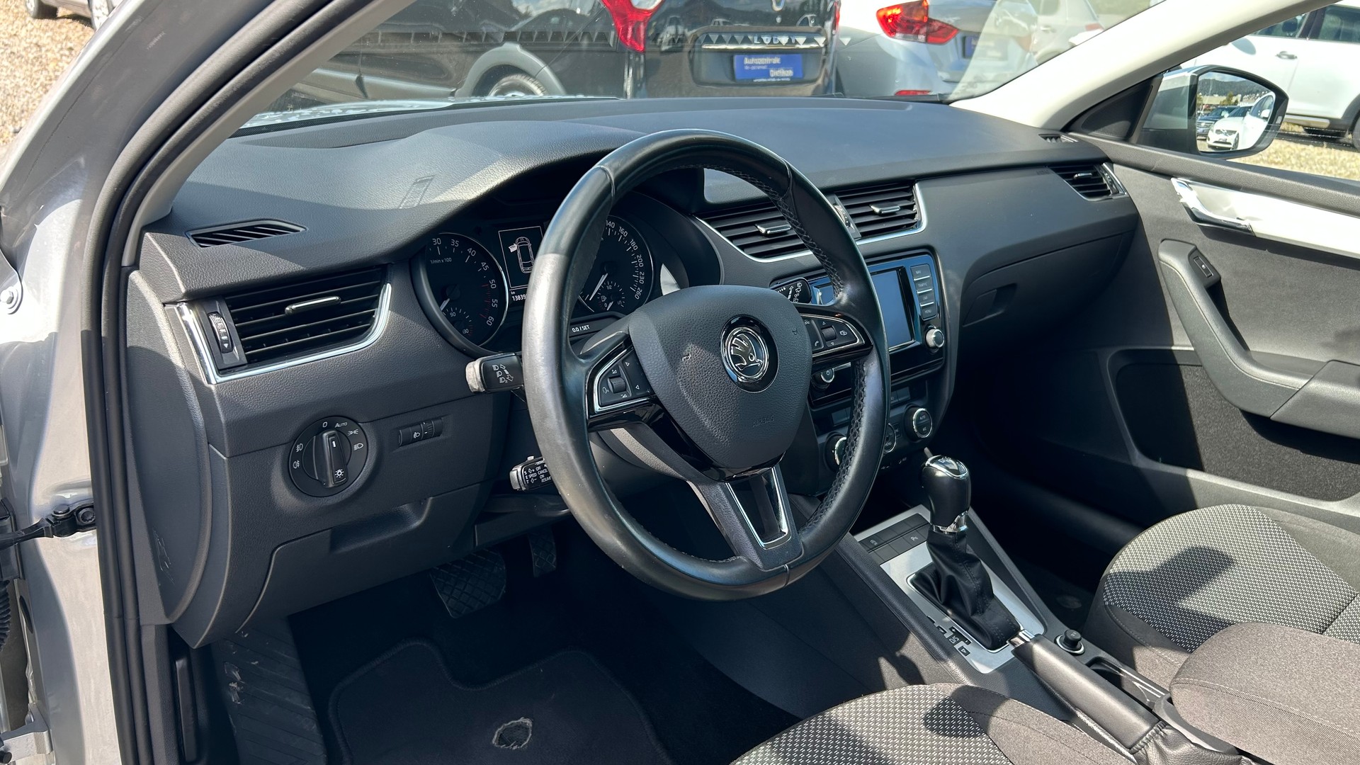 SKODA Octavia Combi 1.6 TDI Ambition DSG-showroom-element-2