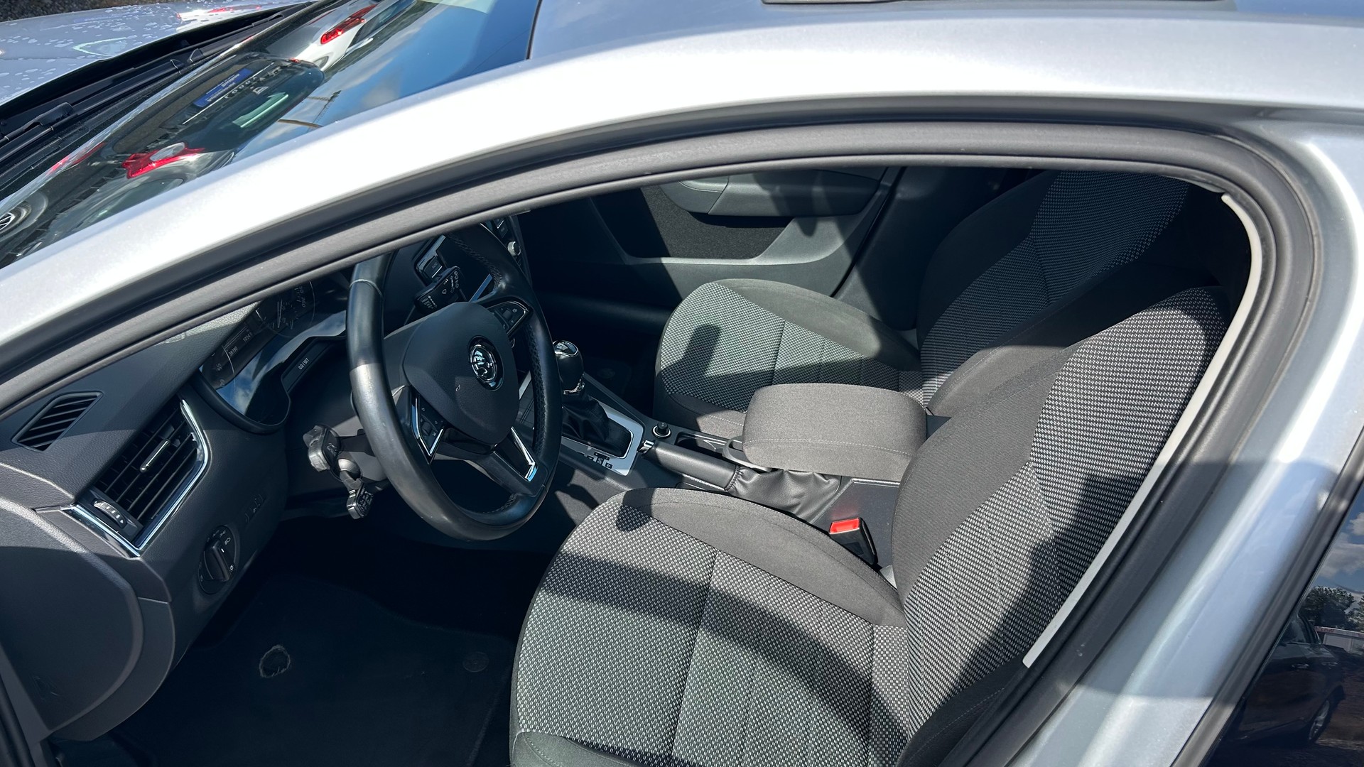 SKODA Octavia Combi 1.6 TDI Ambition DSG-showroom-element-1