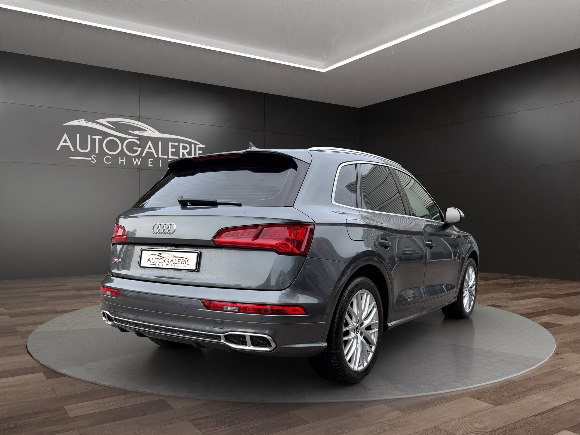 AUDI SQ5 3.0 TFSI quattro | CH | Panorama | Assis. Stadt+Park+Tour | Matrix LED | B&O | Luftfederung | S-Sportsitz Rautensteppung |-image-4