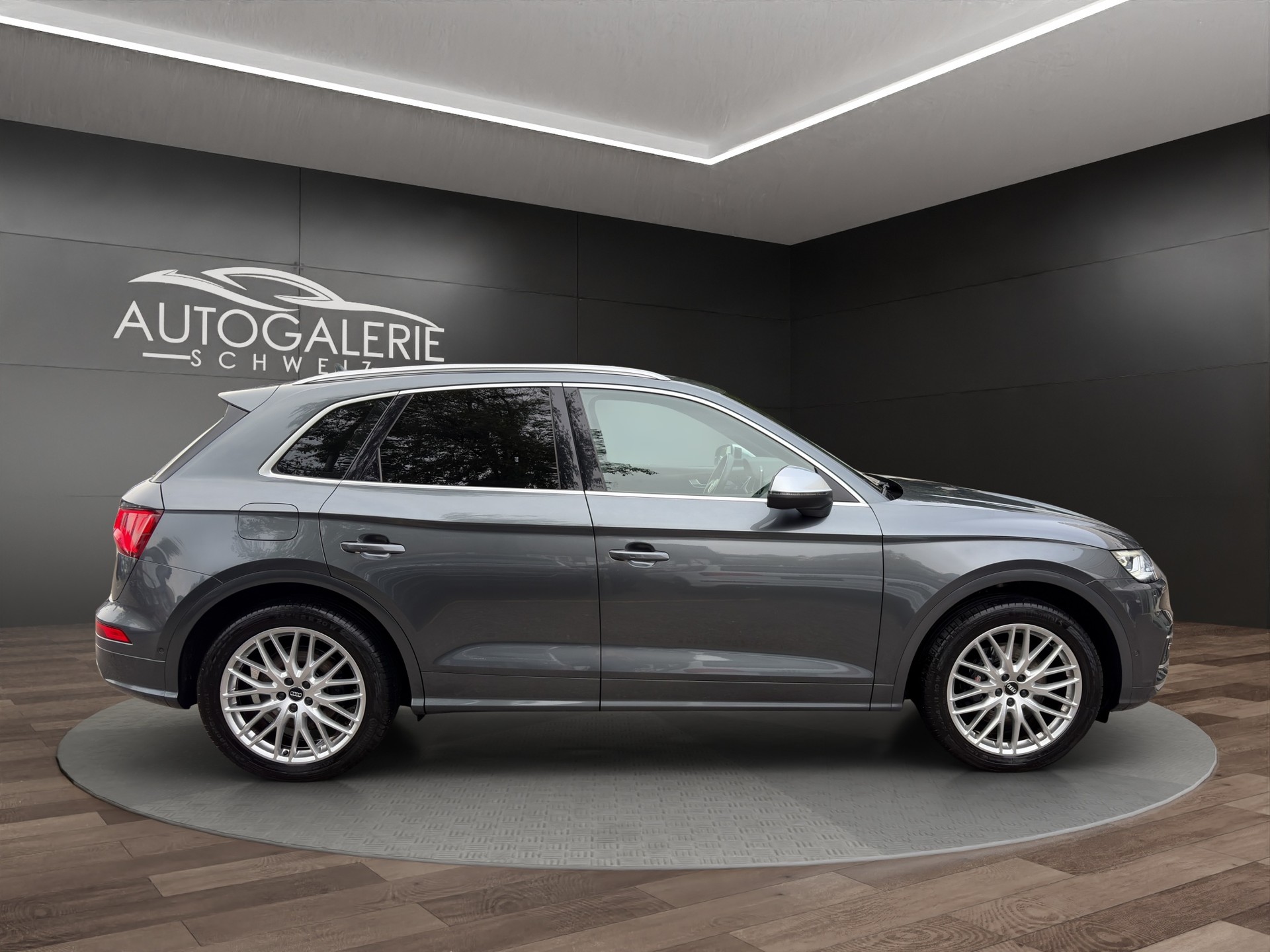 AUDI SQ5 3.0 TFSI quattro | CH | Panorama | Assis. Stadt+Park+Tour | Matrix LED | B&O | Luftfederung | S-Sportsitz Rautensteppung |-image-5