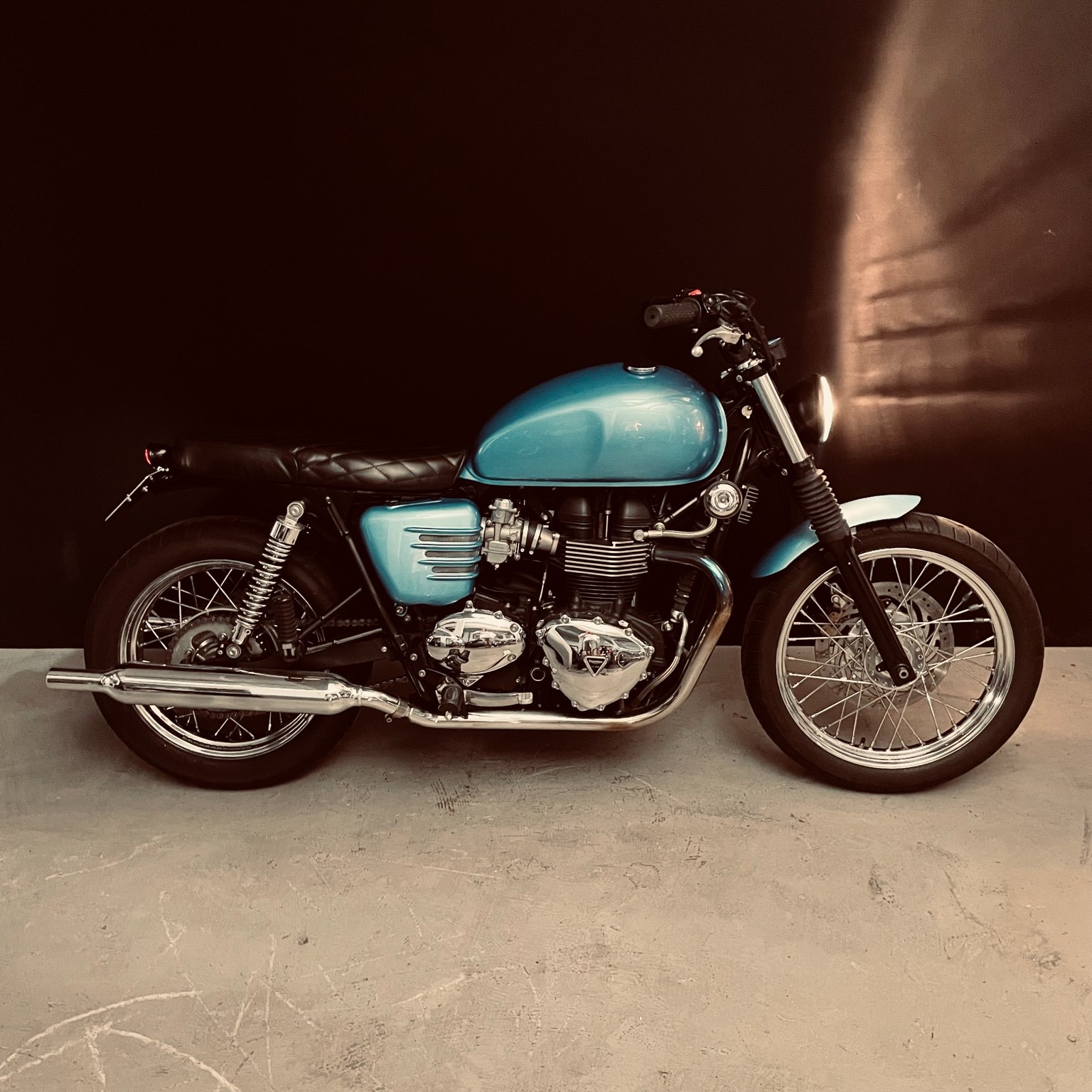 TRIUMPH Bonneville 900 i T 100-image-5