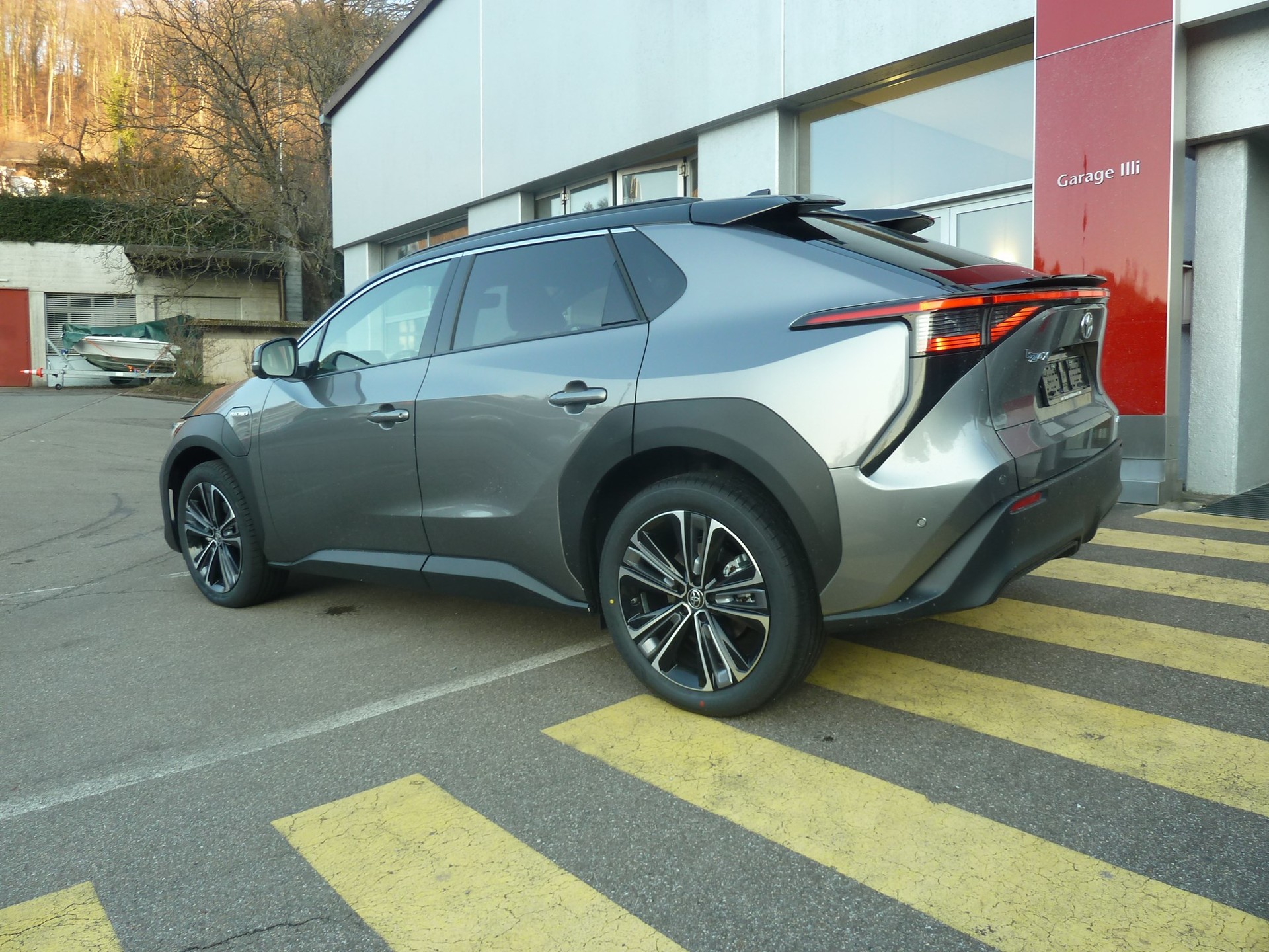 TOYOTA bZ4X Premium 71,4 kWh 4WD-showroom-element-3
