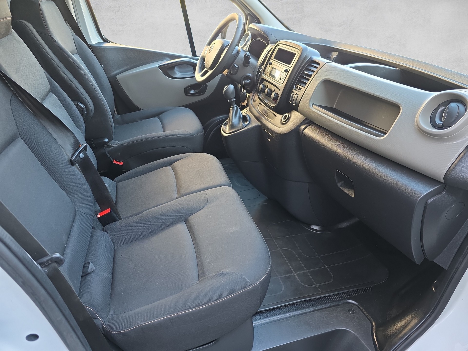 RENAULT Trafic 1.6 dCi 120 2.9t Acces L1H1-image-8