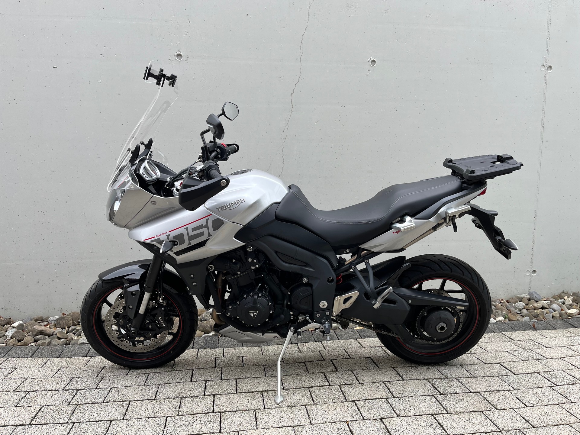 TRIUMPH Sport-image-2