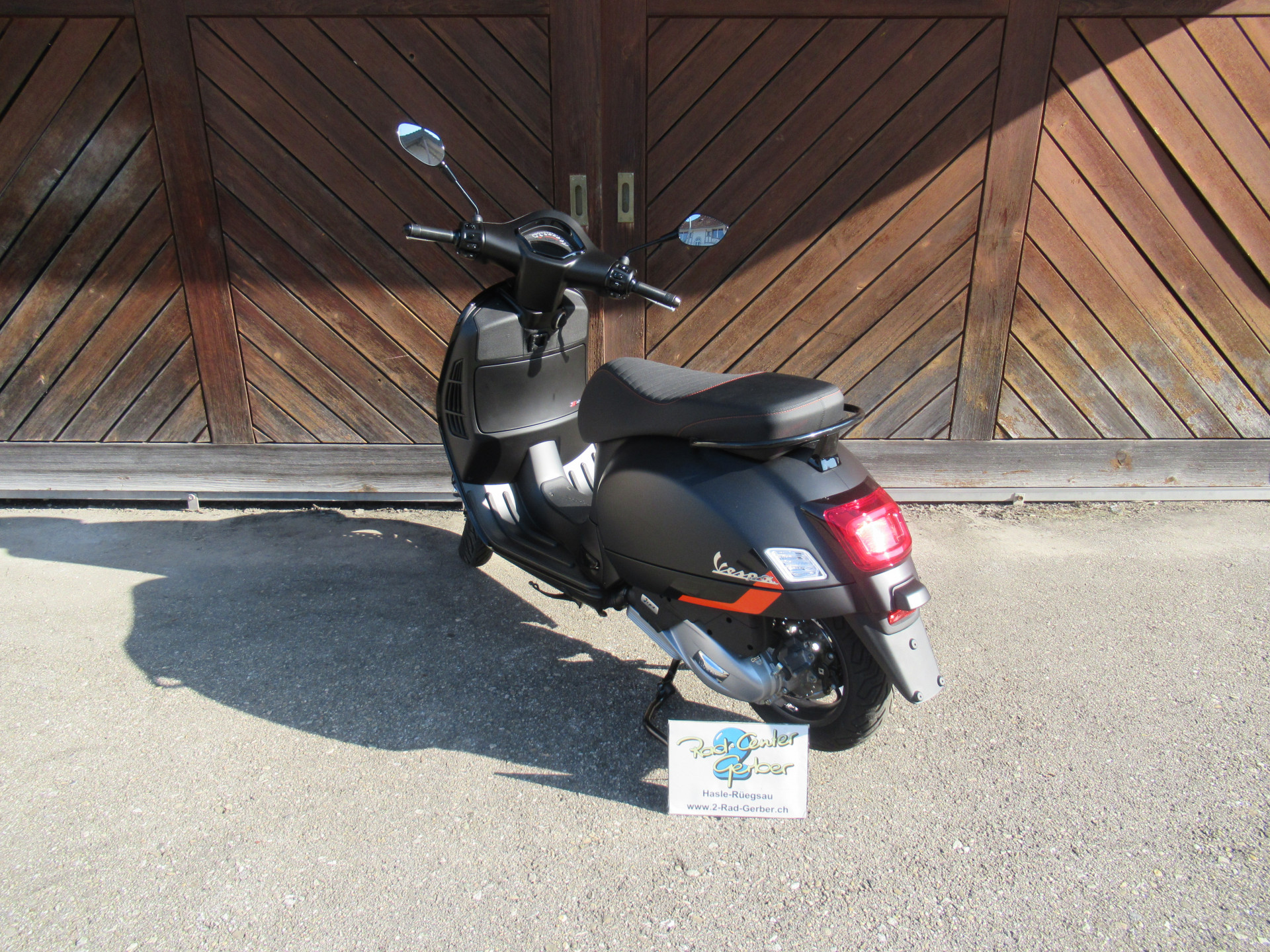 PIAGGIO Vespa GTS 125 Super Sport-image-6