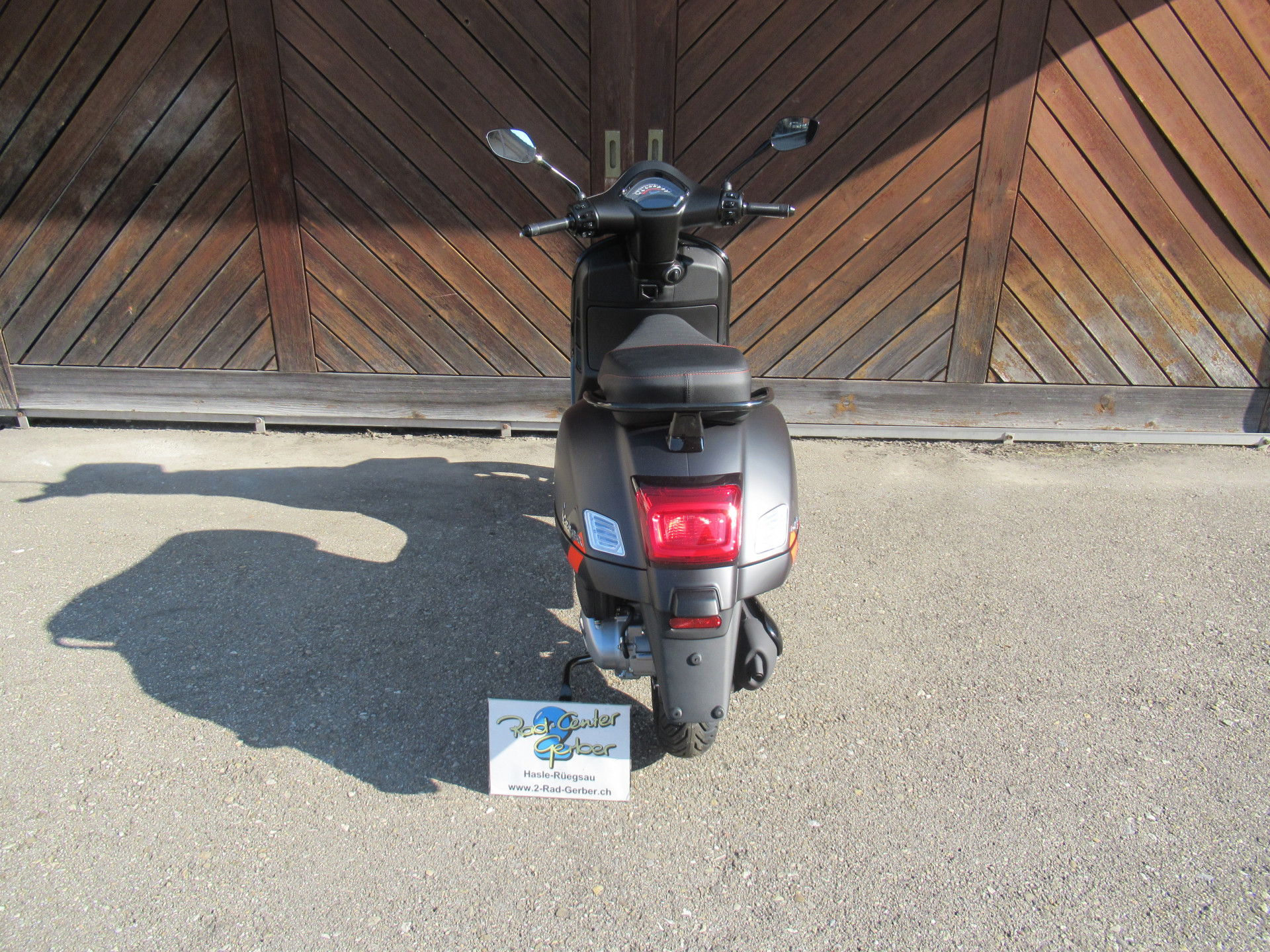 PIAGGIO Vespa GTS 125 Super Sport-image-2