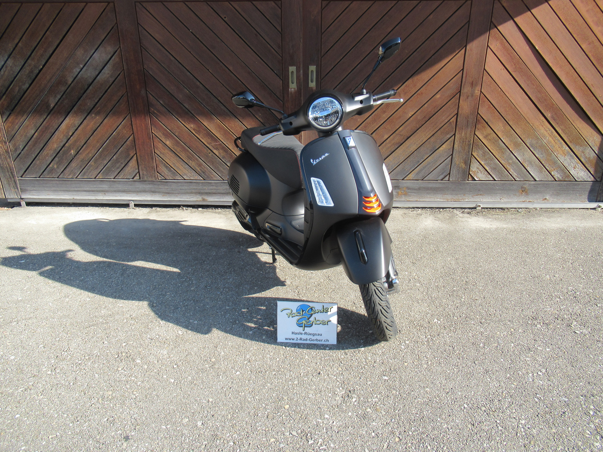 PIAGGIO Vespa GTS 125 Super Sport-image-0