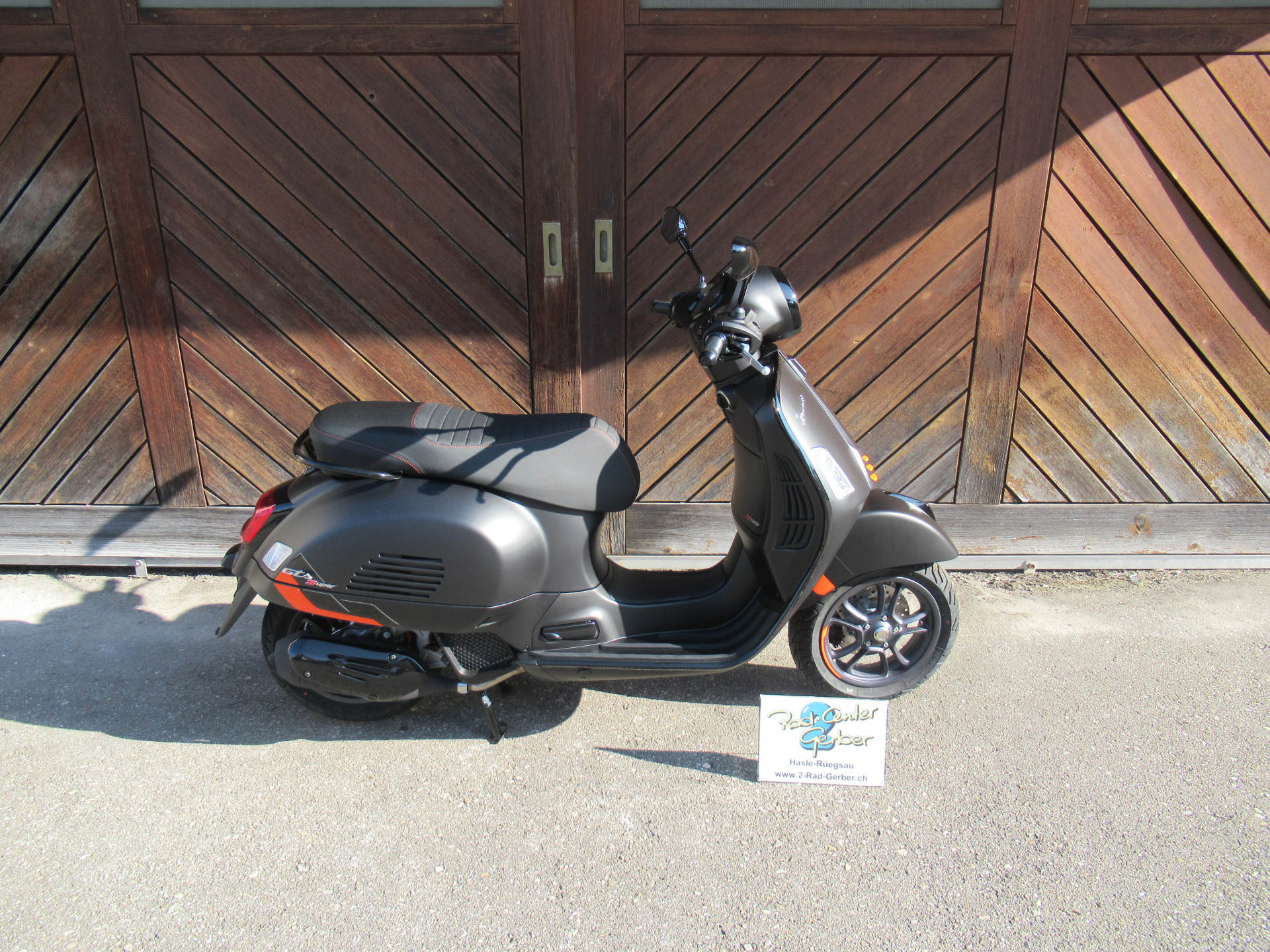 PIAGGIO Vespa GTS 125 Super Sport-image-1