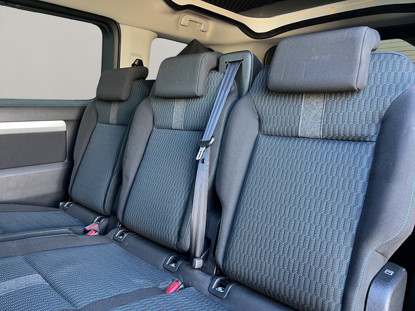 PÖSSL Peugeot Traveller Vanster 180 PS-image-8
