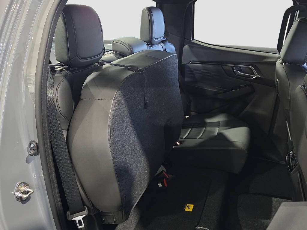 ISUZU D-Max Crew Pick-up 1.9 DDi N60 Nitro Sport 4x4-image-13