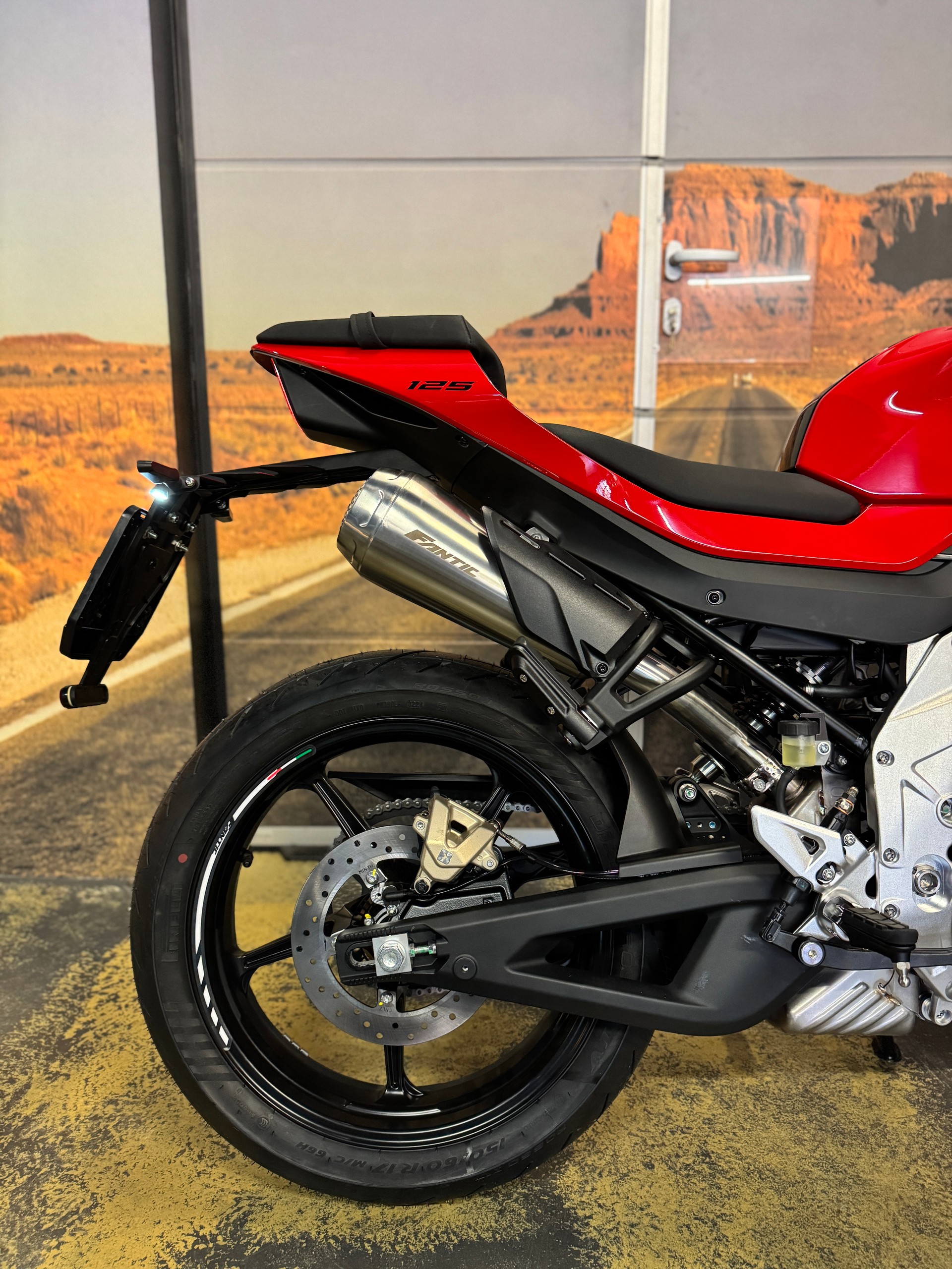 FANTIC STEALTH 125-image-7