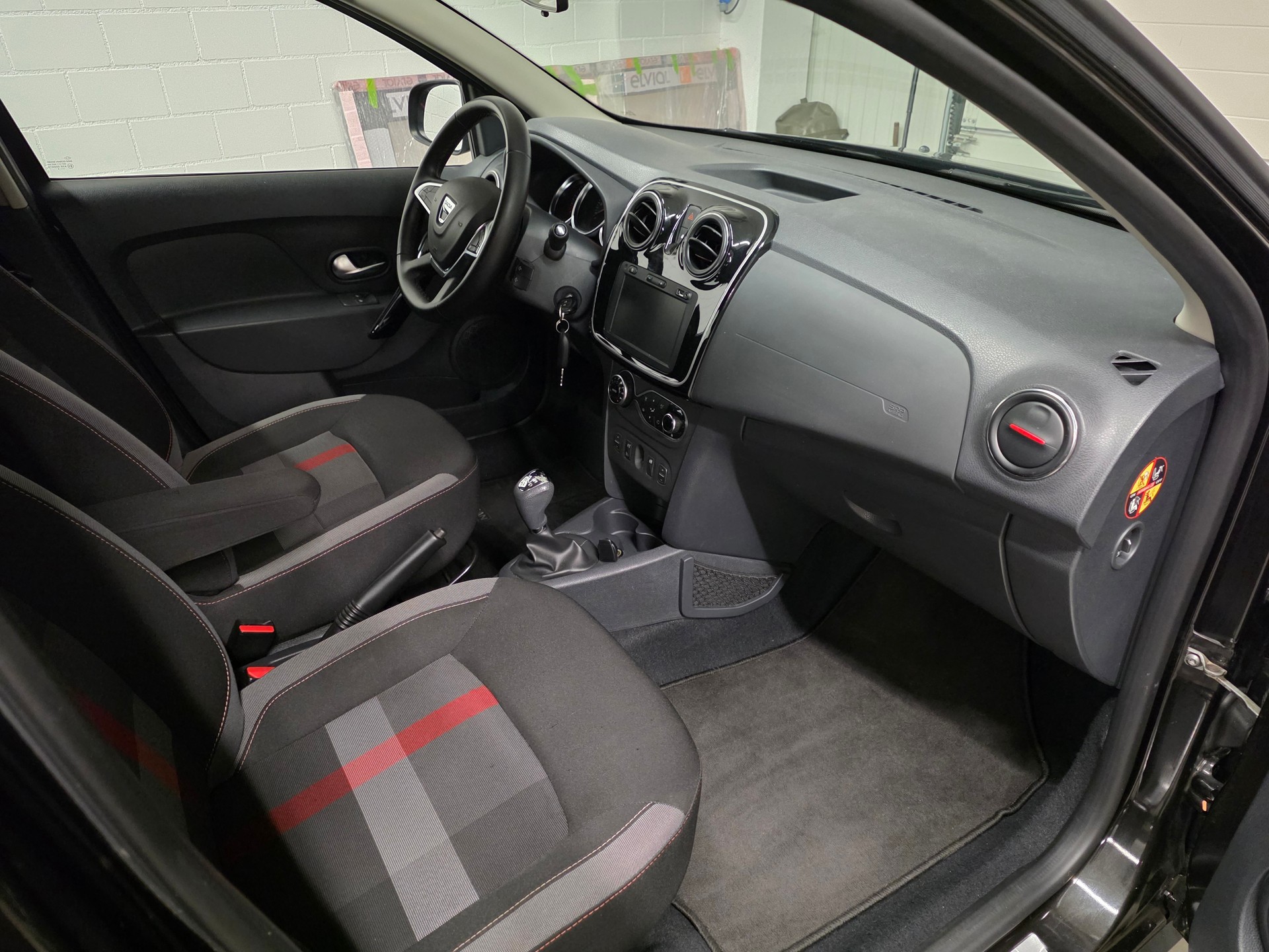 DACIA Logan MCV 0.9 Stepway Automatic-image-14