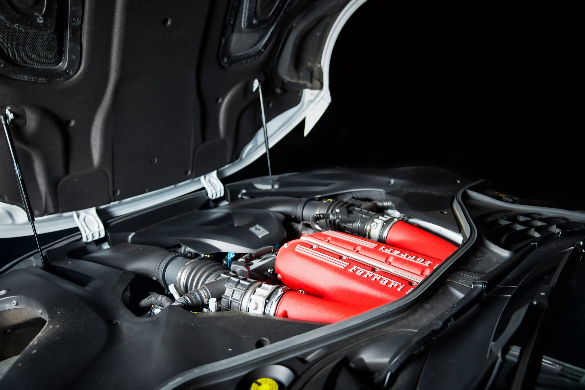 FERRARI 12 Cilindri sofort verfügbar-image-20