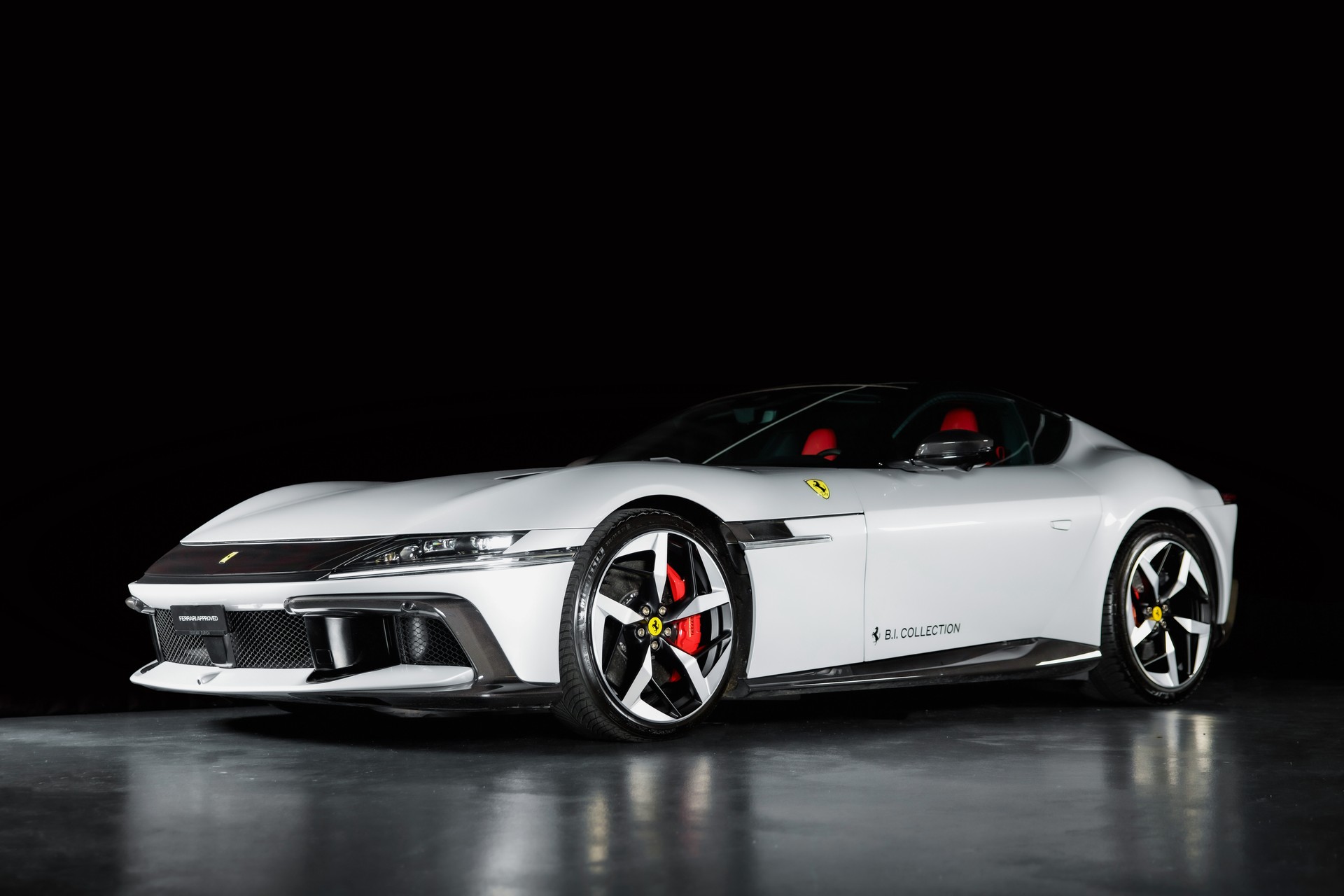 FERRARI 12 Cilindri sofort verfügbar-showroom-element-1