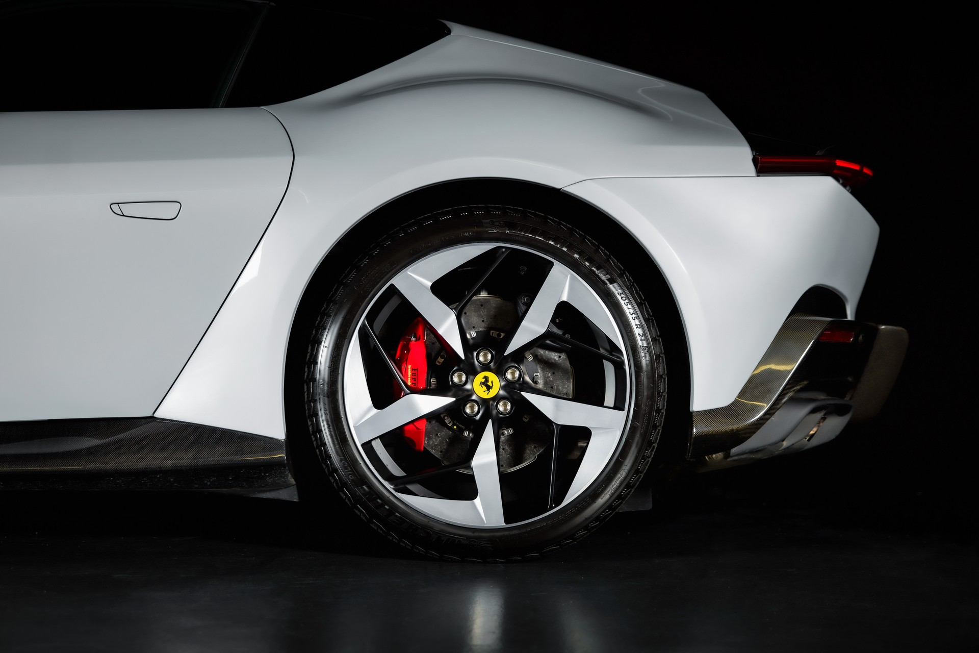 FERRARI 12 Cilindri sofort verfügbar-image-5