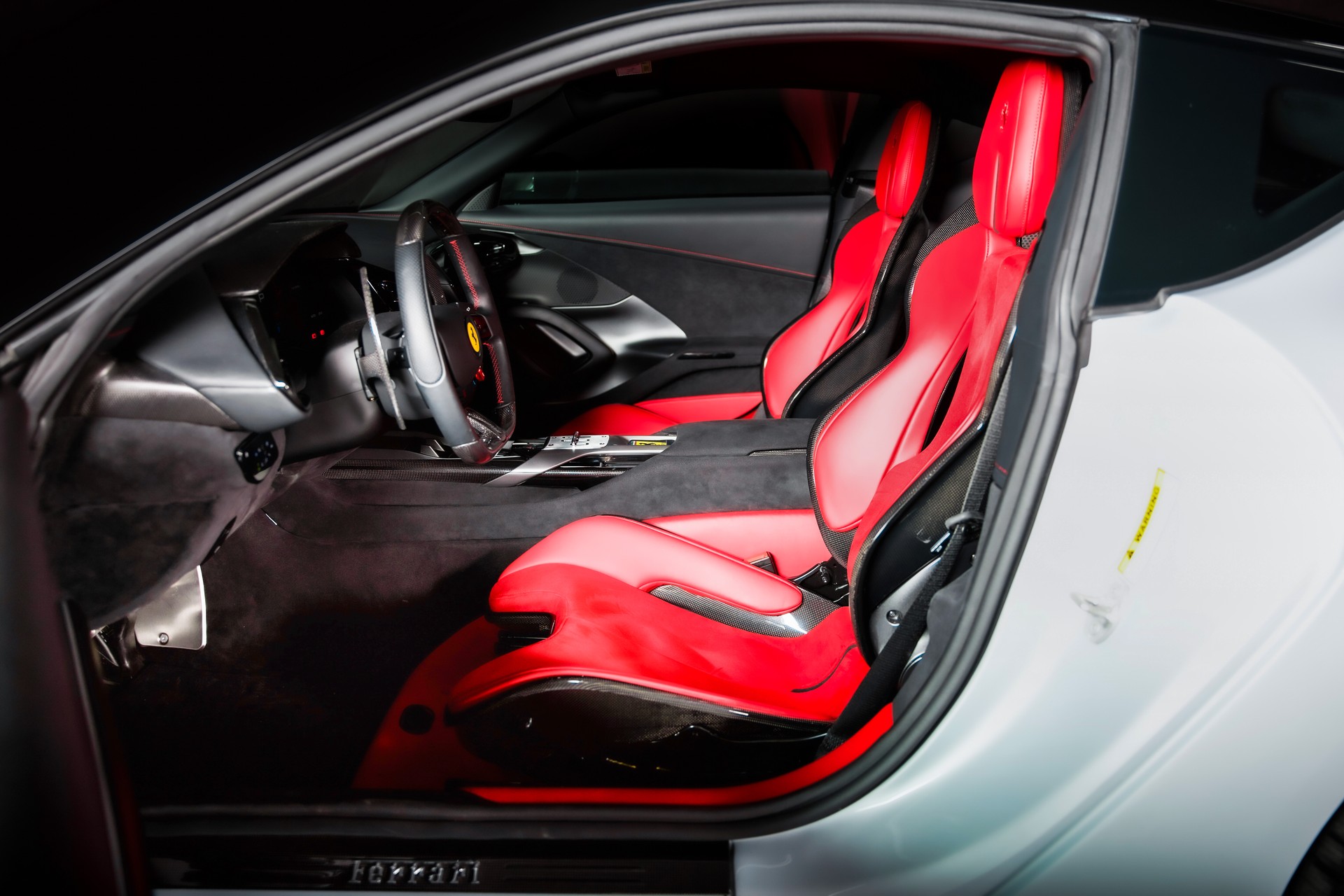 FERRARI 12 Cilindri sofort verfügbar-image-16