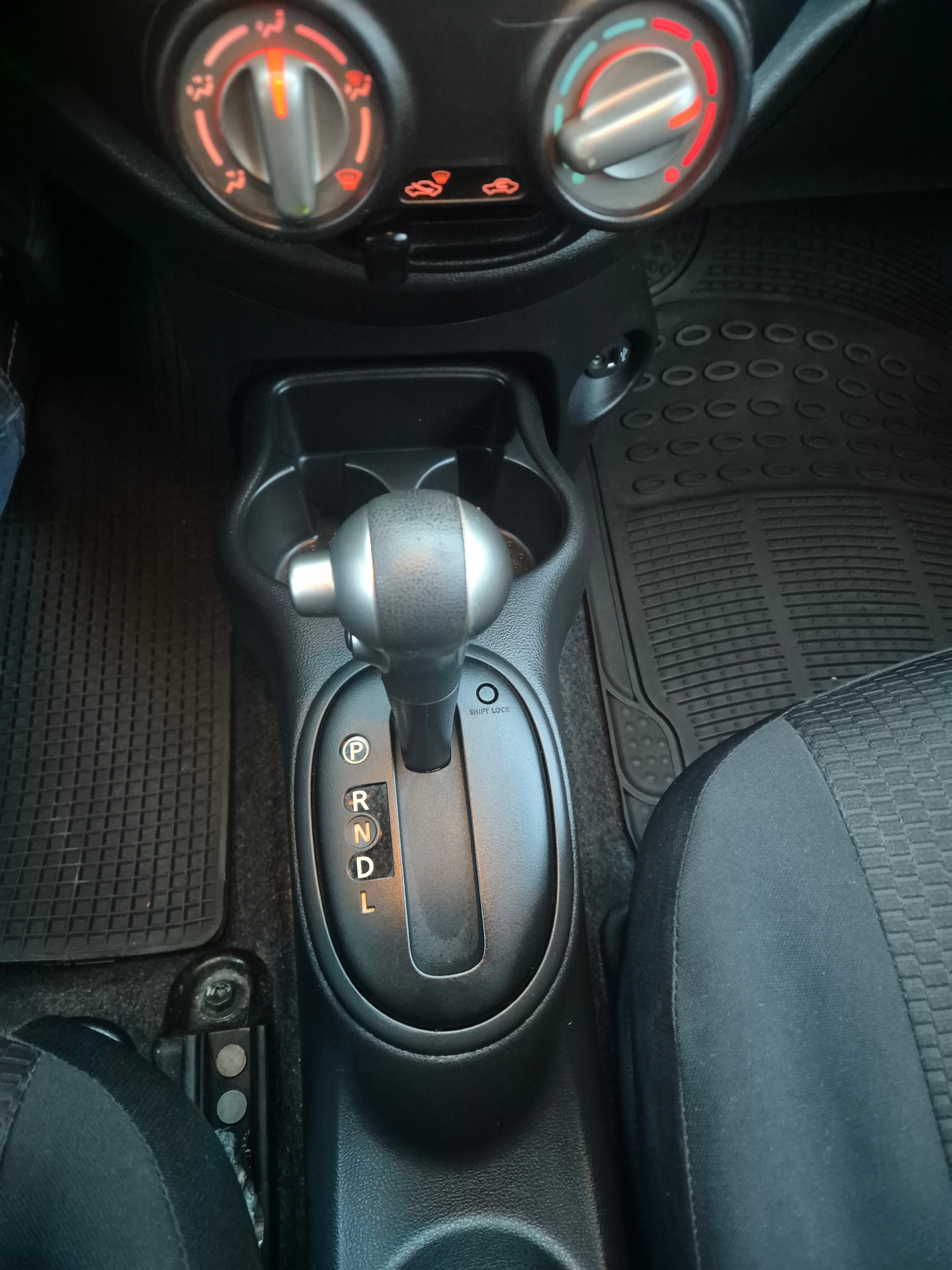 NISSAN Micra 1.2 visia CVT-image-13