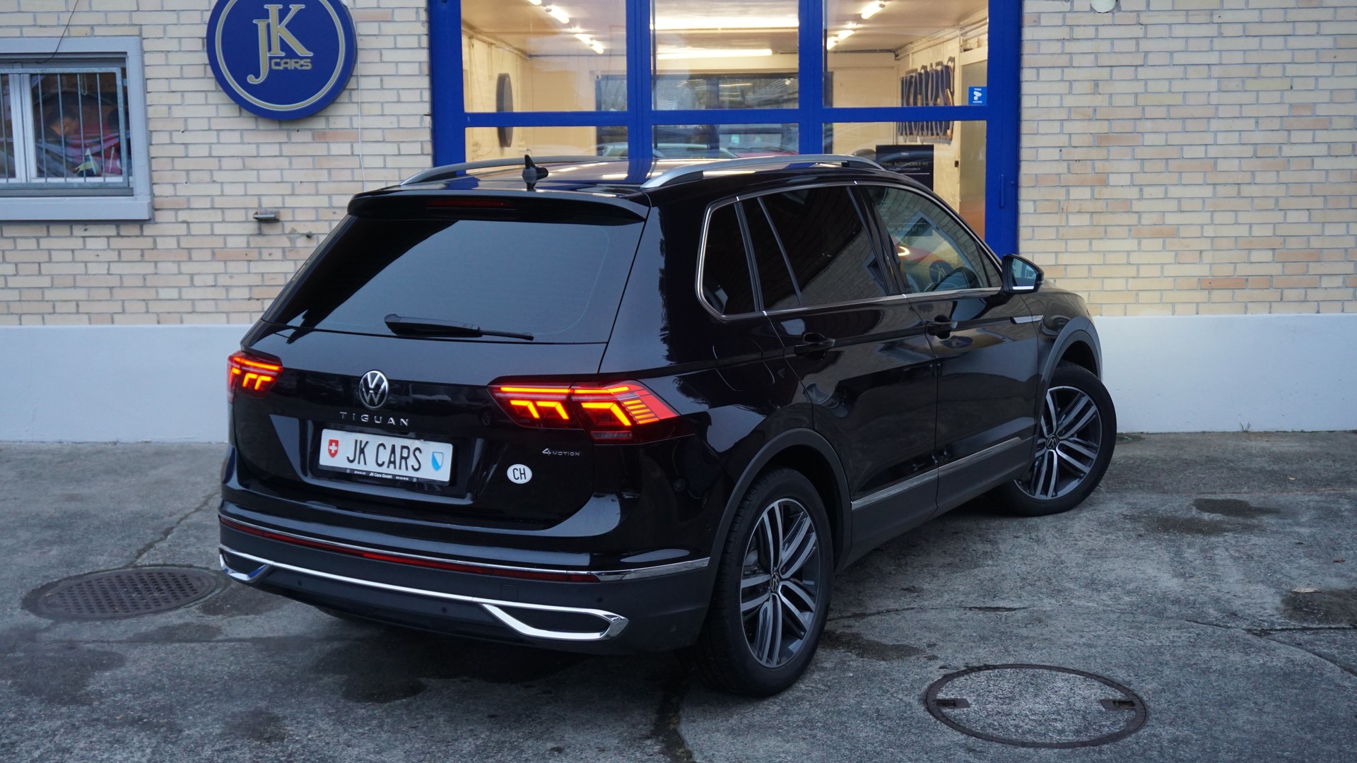 VW Tiguan 2.0 TDI SCR Elegance DSG-image-8