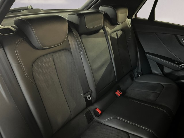 AUDI Q2 40 TFSI S line quattro S-tronic-image-16