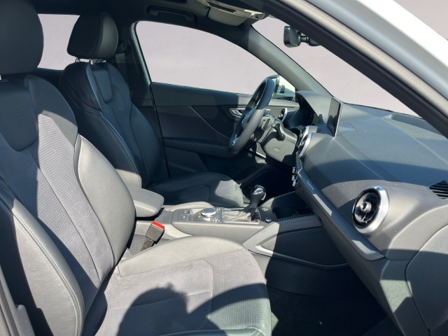 AUDI Q2 40 TFSI S line quattro S-tronic-image-16