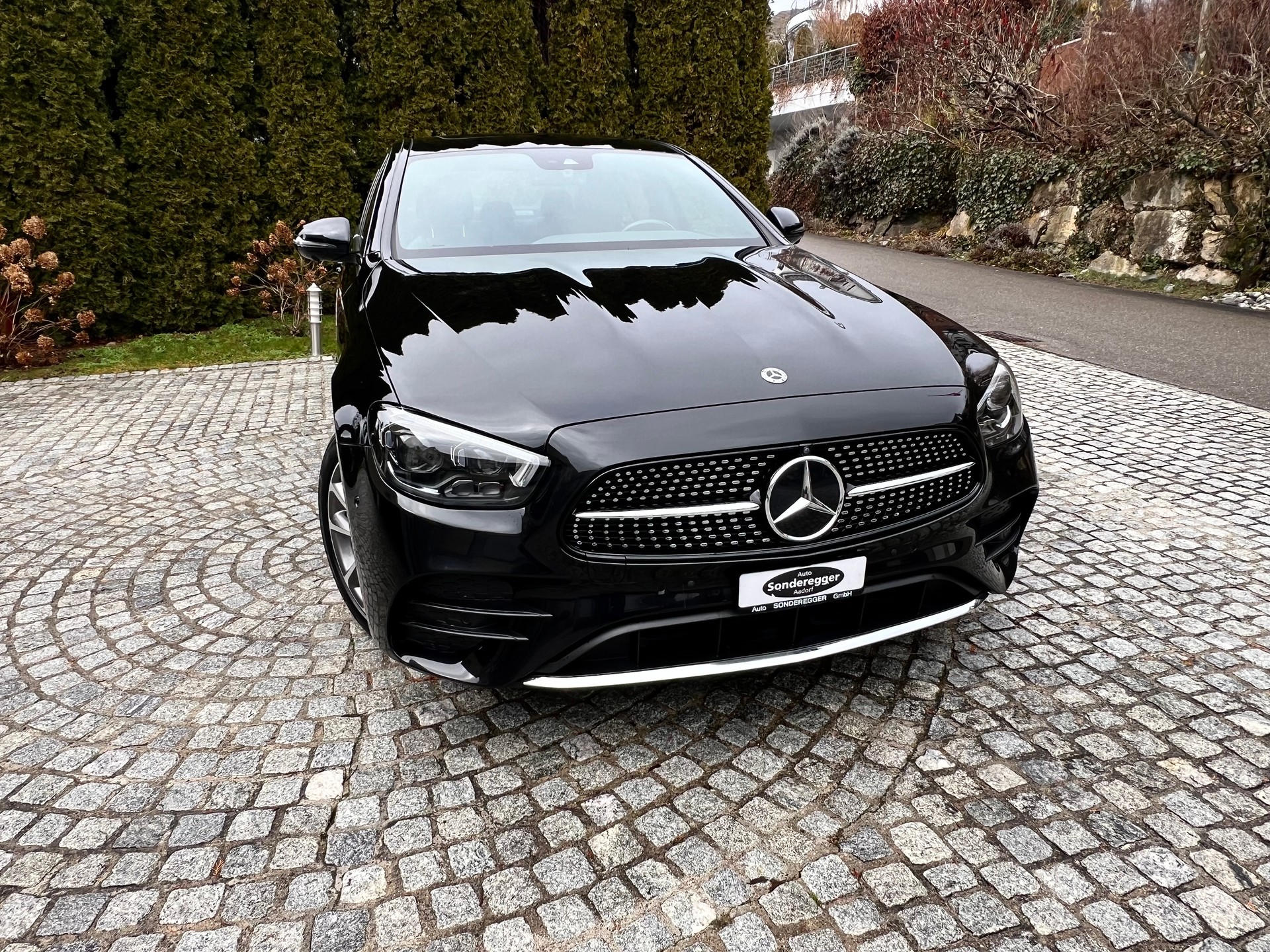 MERCEDES-BENZ E 300 e 4Matic AMG Line 9G-Tronic